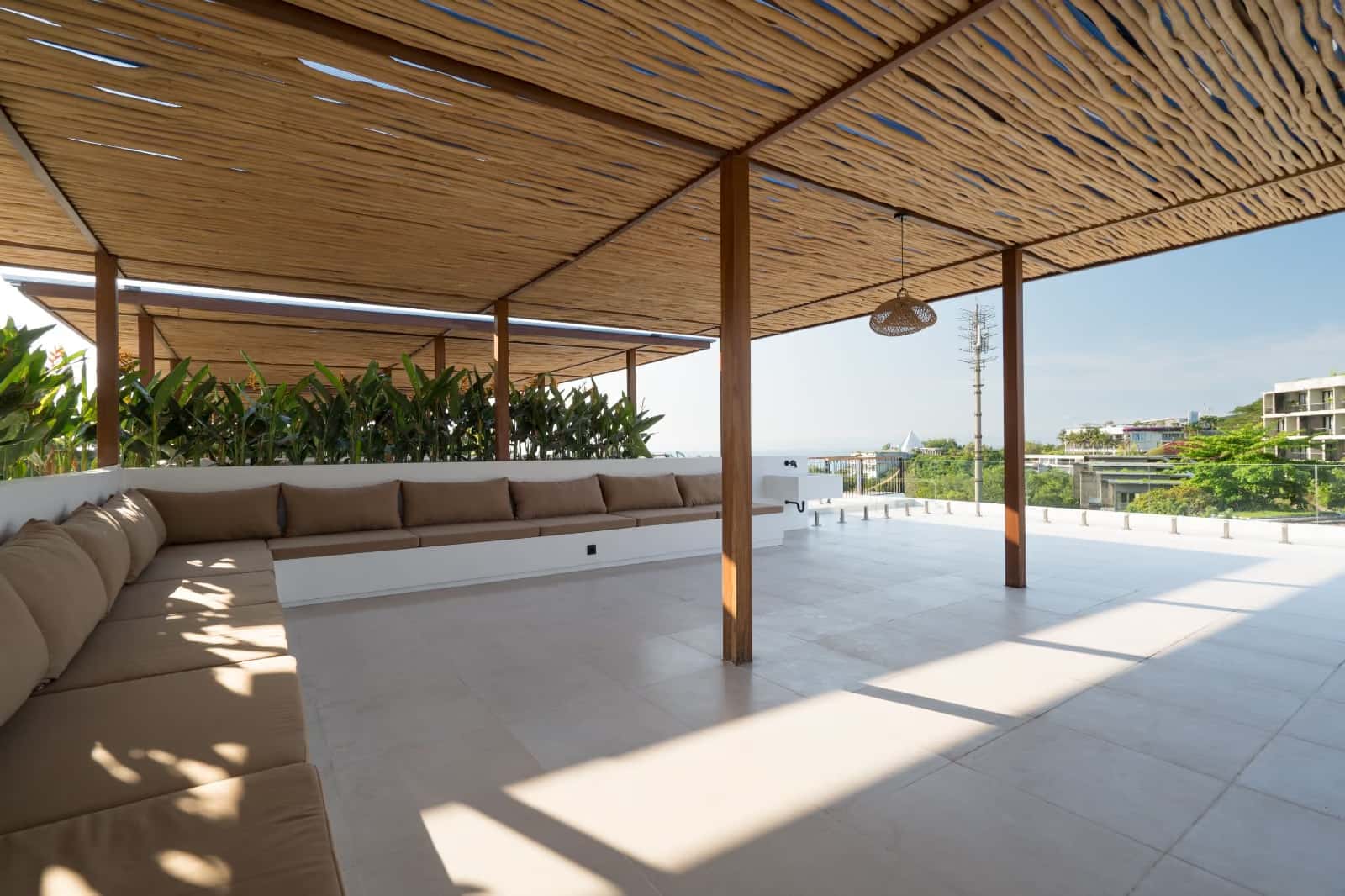 ROOFTOP OCEAN VIEWS VILLA IN PECATU, WALK TO DREAMLAND BEACH - photo 1