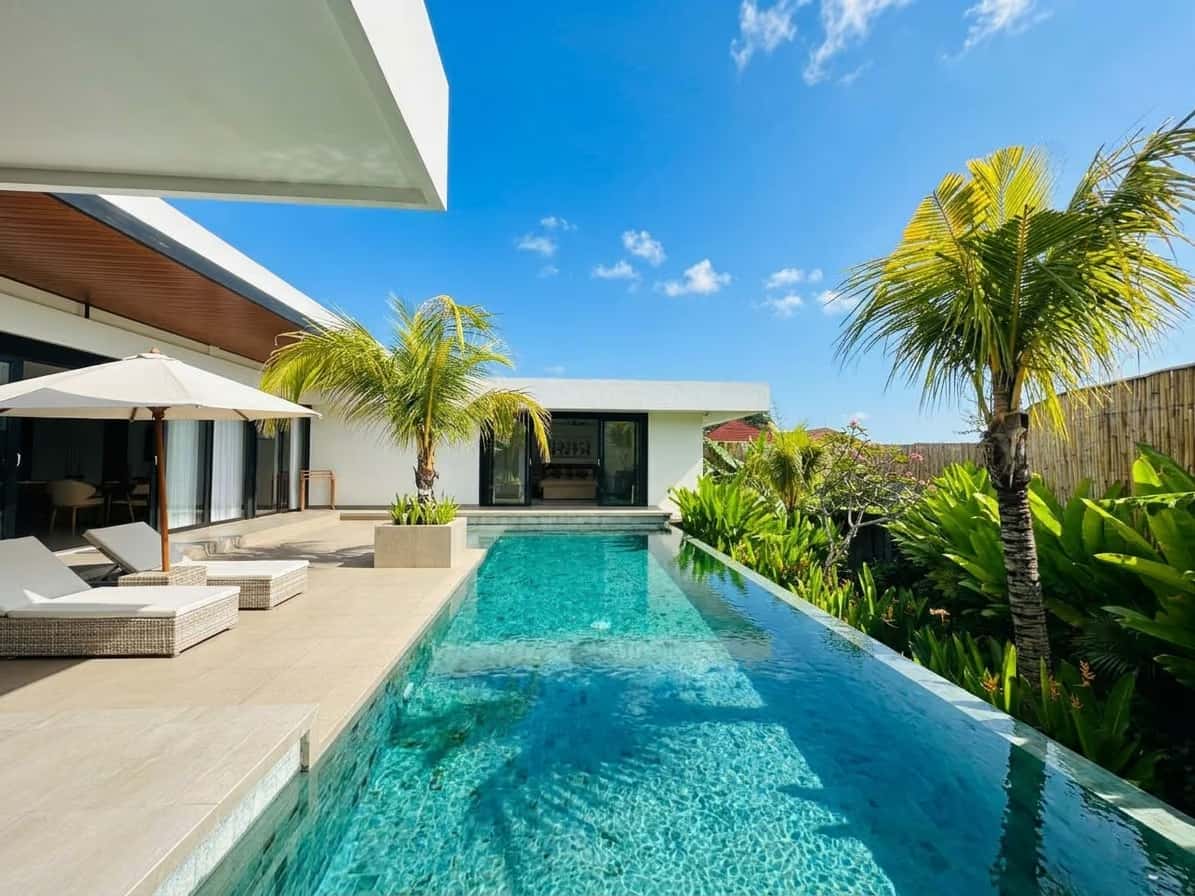 A SPACIOUS FREEHOLD JIMBARAN VILLA ON A LARGE PLOT OF LAND - photo 1