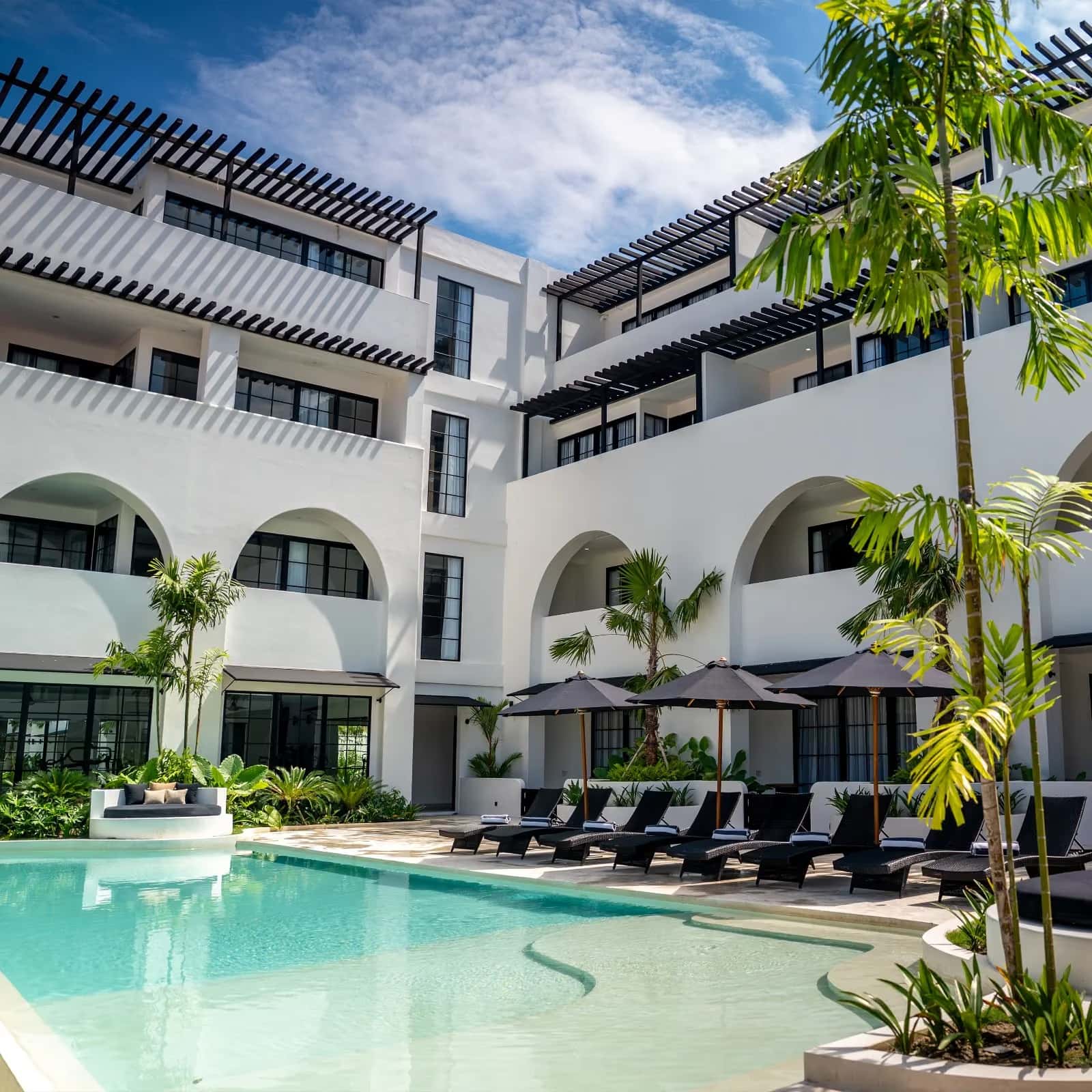 Stylish Apartment In The Heart Of Berawa, Steps From The Ocean — photo 1