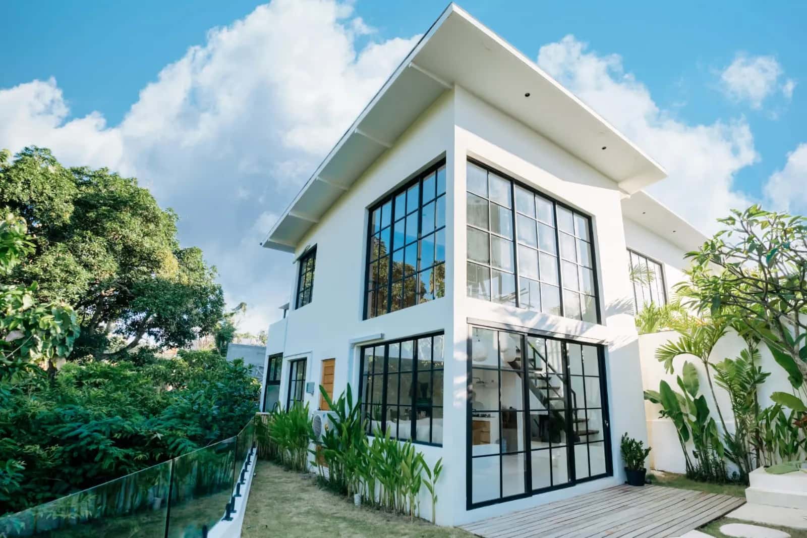 Tropical Villa With Serene Ambiance In Balangan, Bukit — photo 1