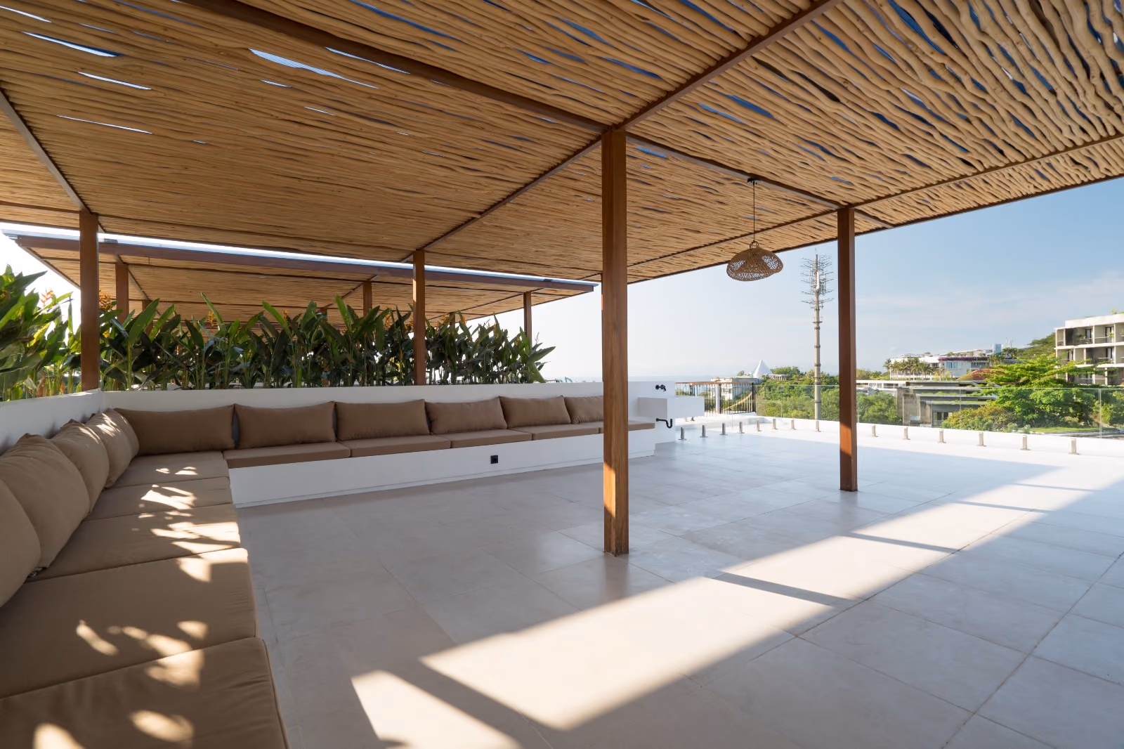 ROOFTOP OCEAN VIEWS VILLA IN PECATU, WALK TO DREAMLAND BEACH - photo 1