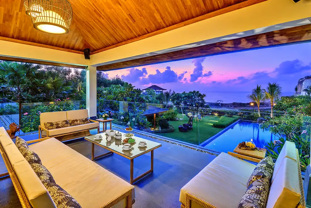 Super Luxury Villa In A Secured Cliff-Front Estate — photo 1