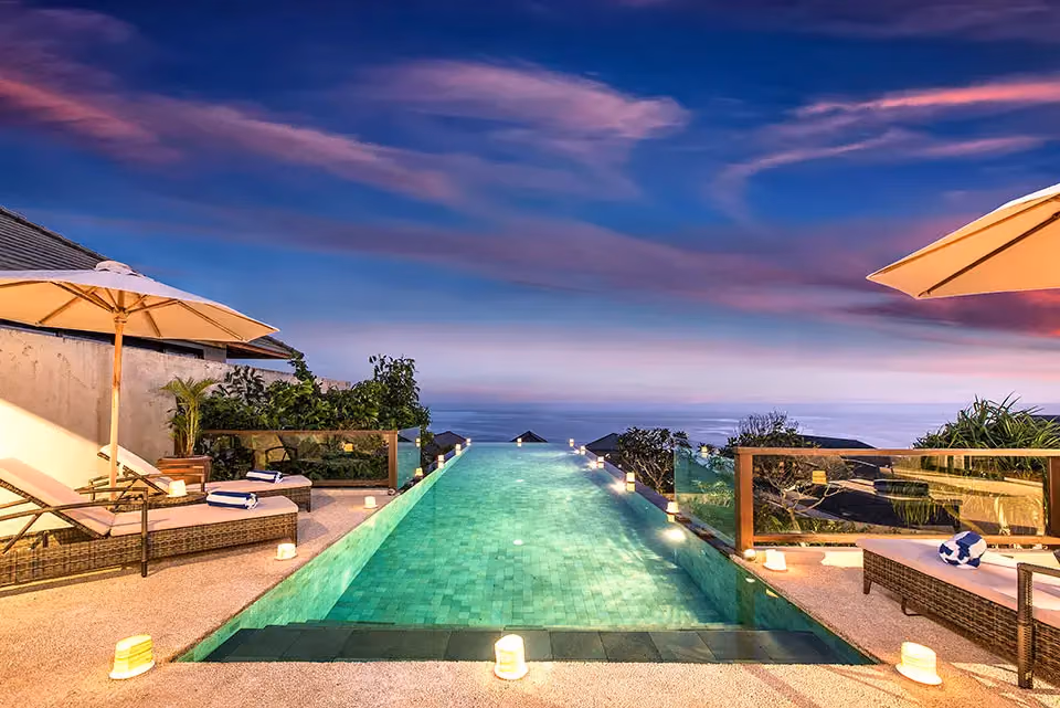 Gorgeous Ocean View Villa In An Exclusive Cliff-Front Estate — photo 1