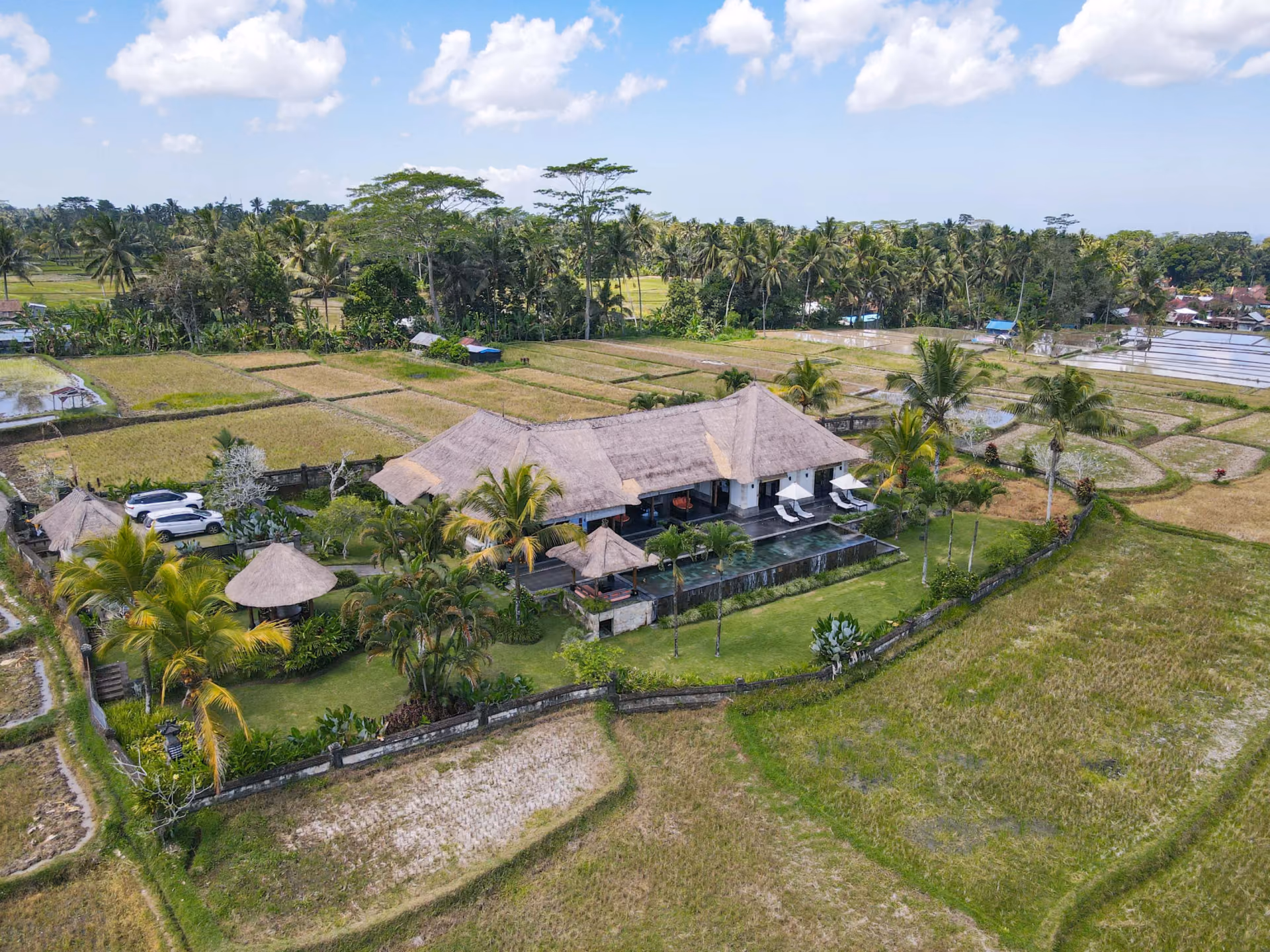 Panoramic Vistas Meet Luxurious Comfort — photo 1