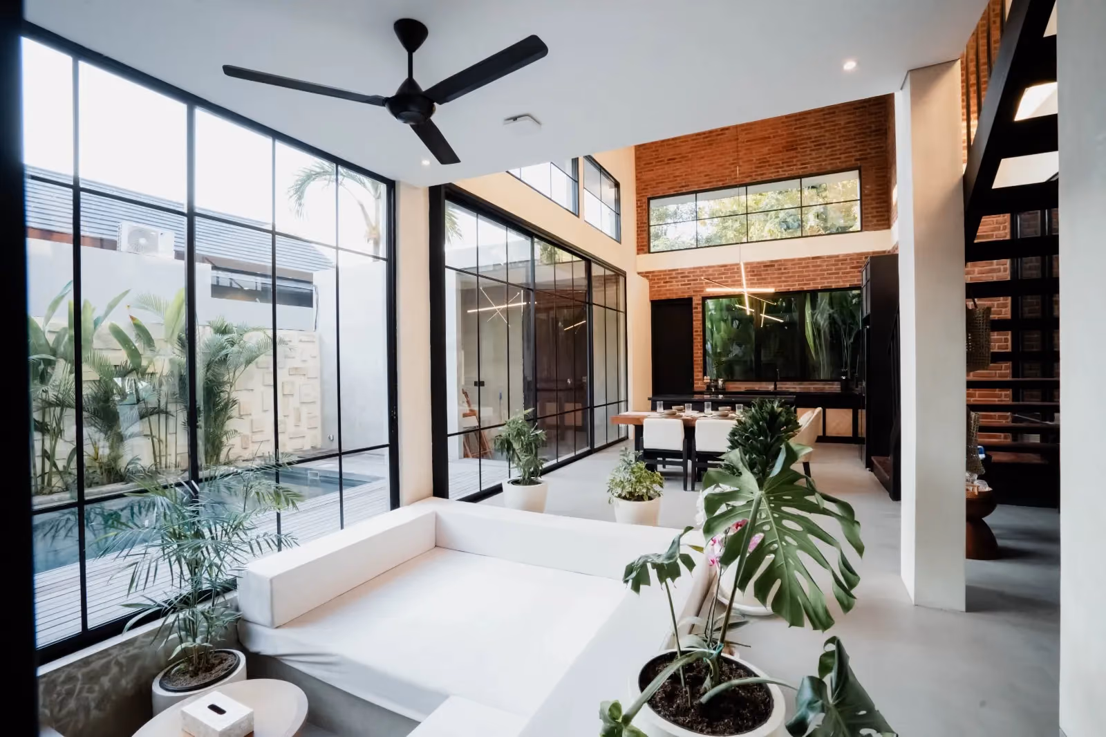 Luxurious Modern-Contemporary Villa In Pecatu, Uluwatu — photo 1