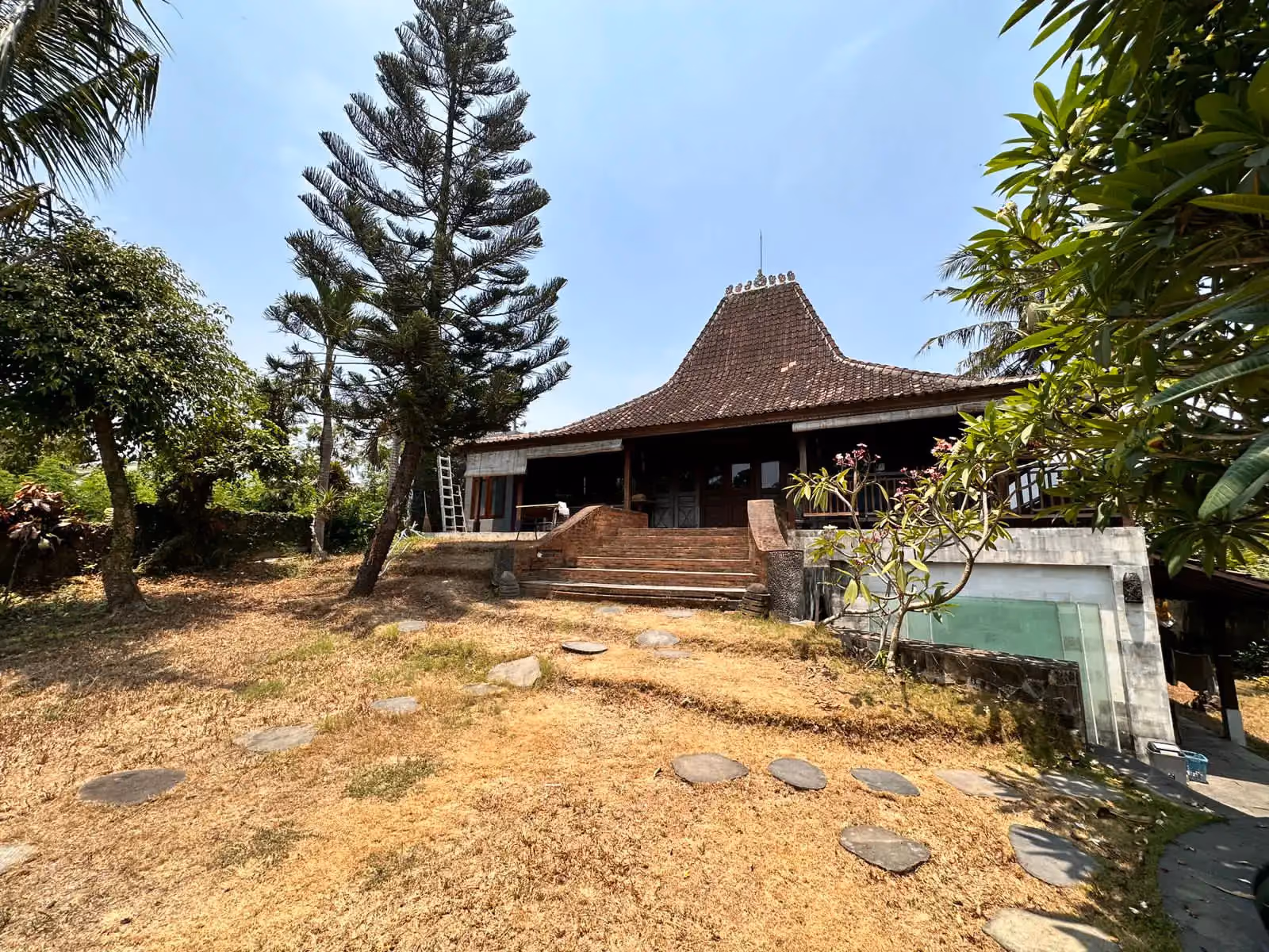 Selling Bellow Market Price‼️ Freehold Joglo On A Large Freehold Land — photo 1