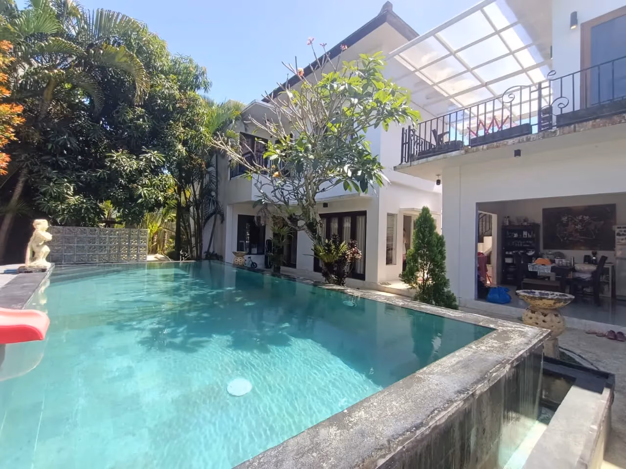 Luxurious 4-Bedroom Villa With Pool In Prime Nusa Dua Location — photo 1