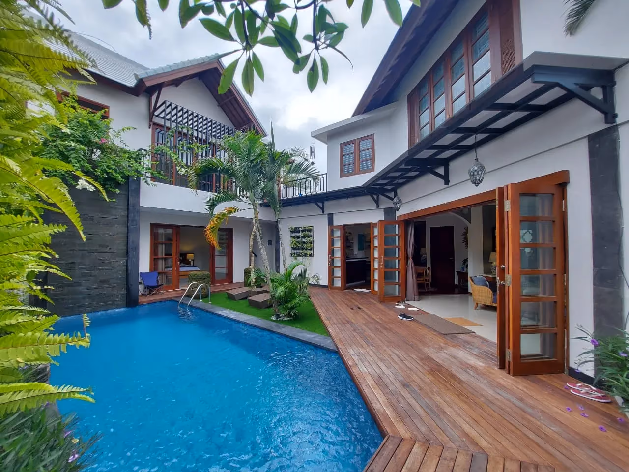 Modern Tropical Villa In Seminyak: A Blend Of Comfort And Convenience — photo 1
