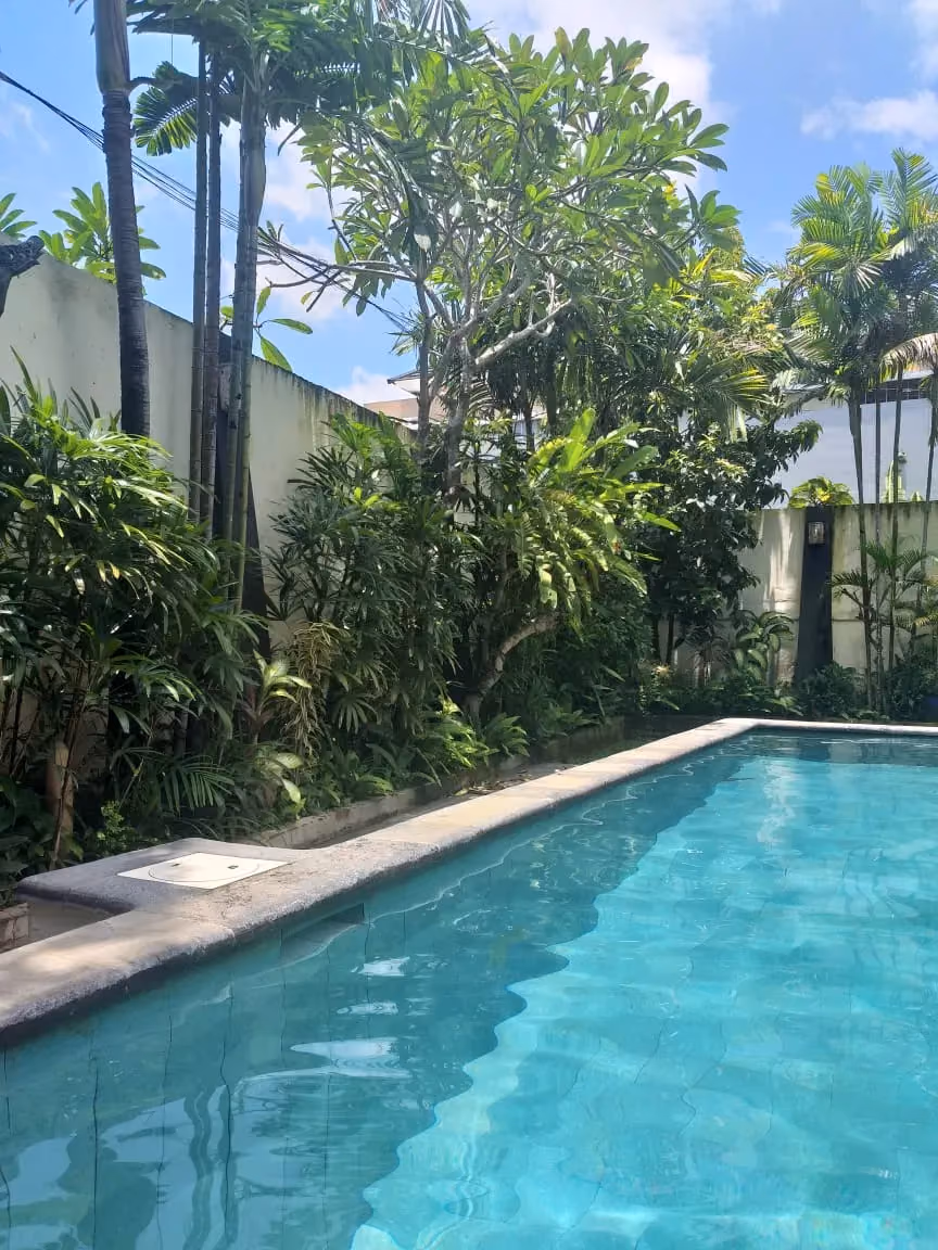 Strategic Corner Villa With Spacious Garden In Jimbaran — photo 1