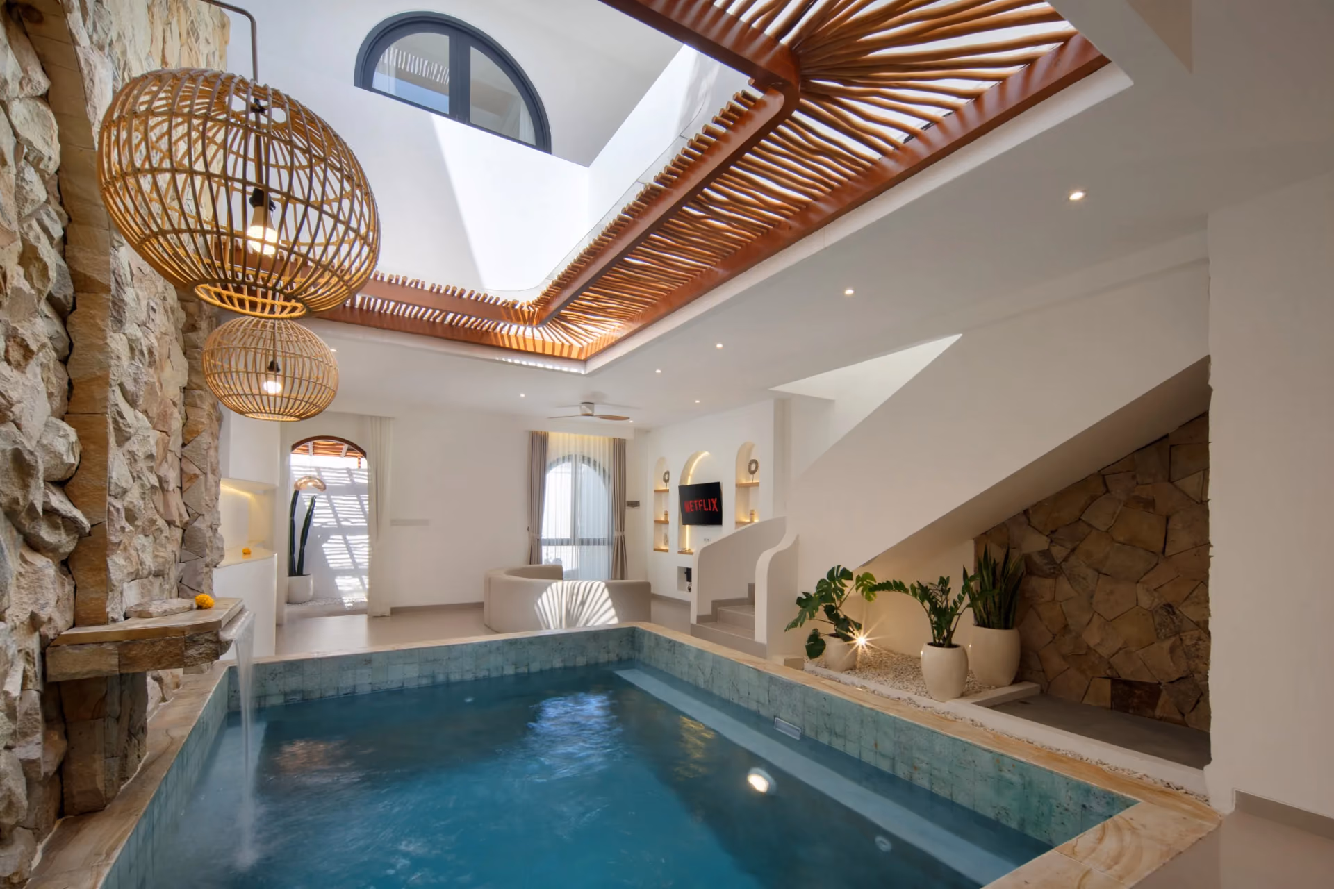 Brand New Modern 2-Bedroom Villa In Berawa, Canggu — photo 1