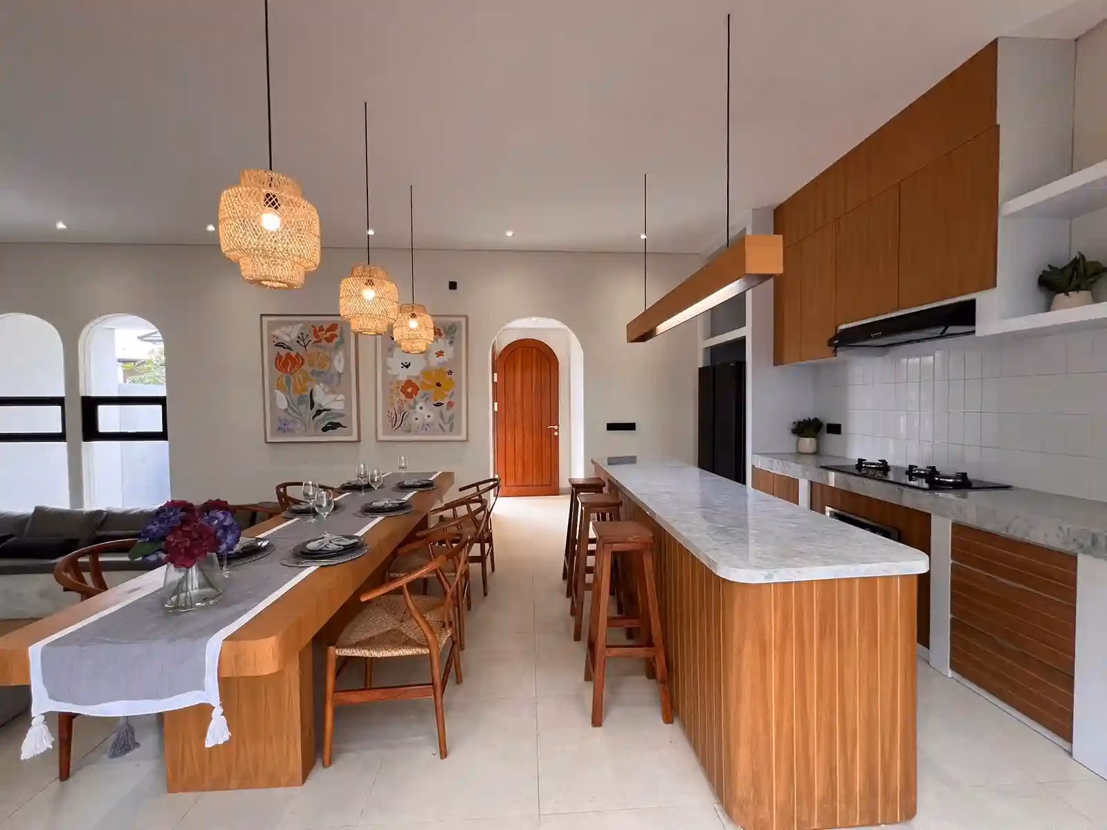 Modern 3-Bedroom Villa With Pool In Jimbaran, Offering Comfortable Living — photo 1