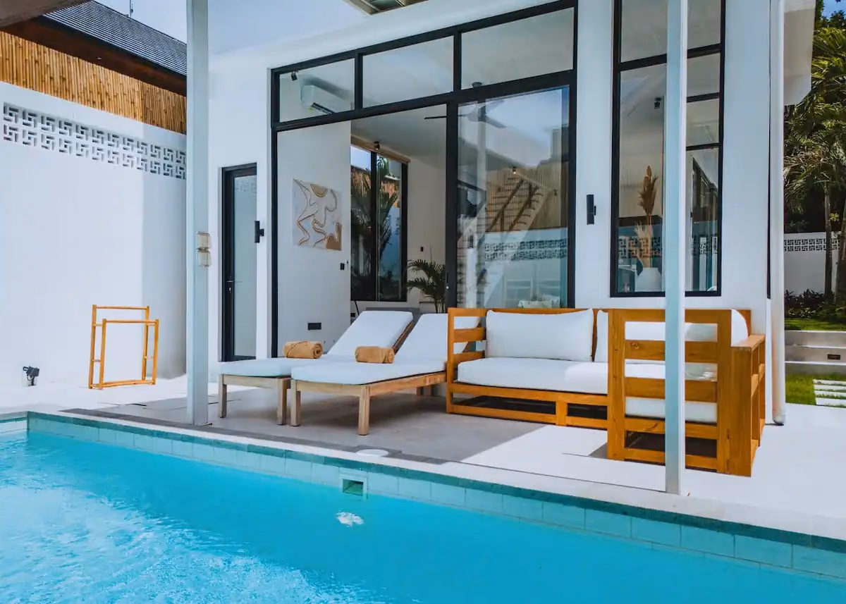 Modern Pererenan Villa: Stylish Living In A Tropical Haven — photo 1