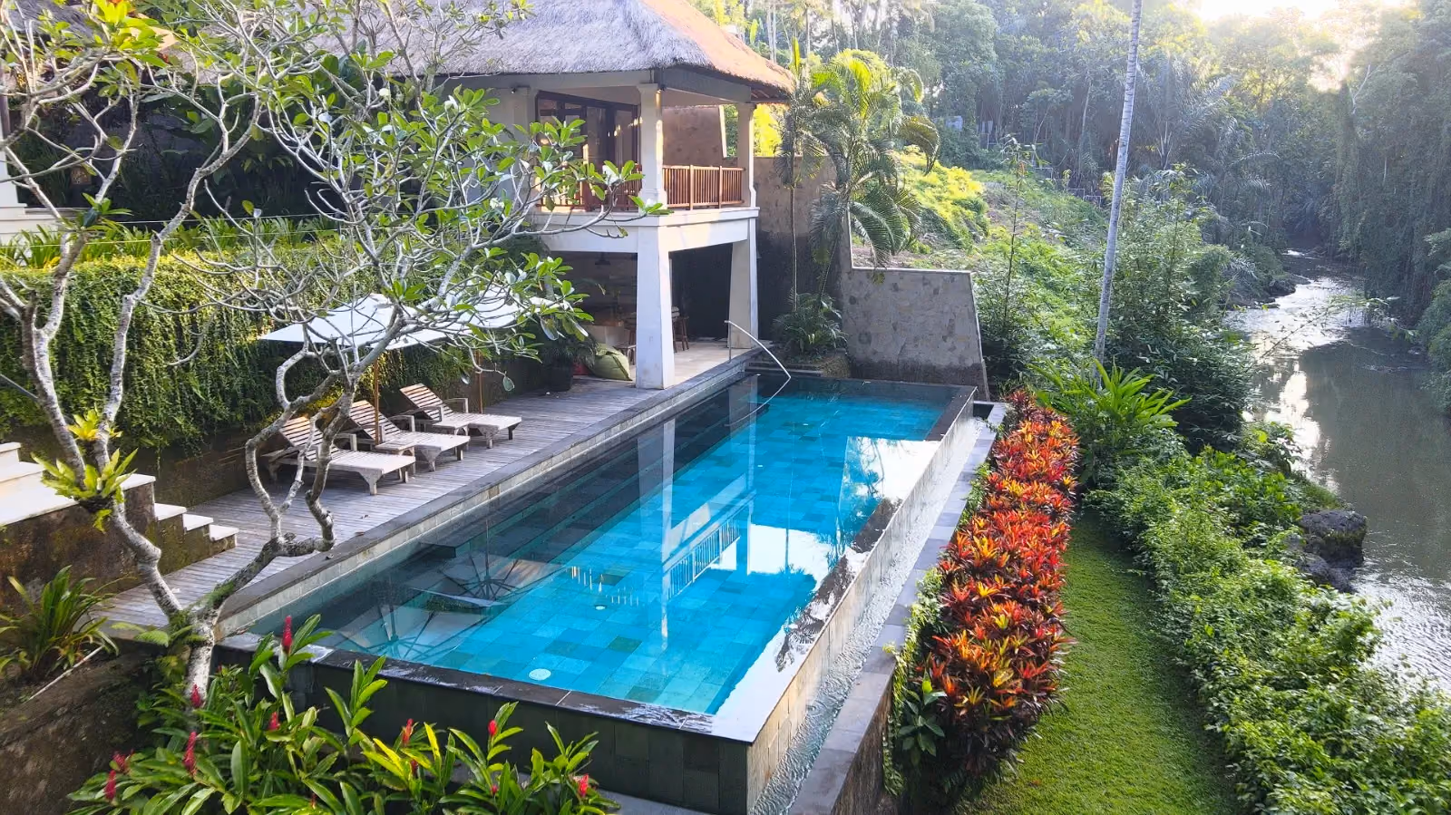 Selling Land Value Only! Riverside Freehold Villa On 85Are — photo 1