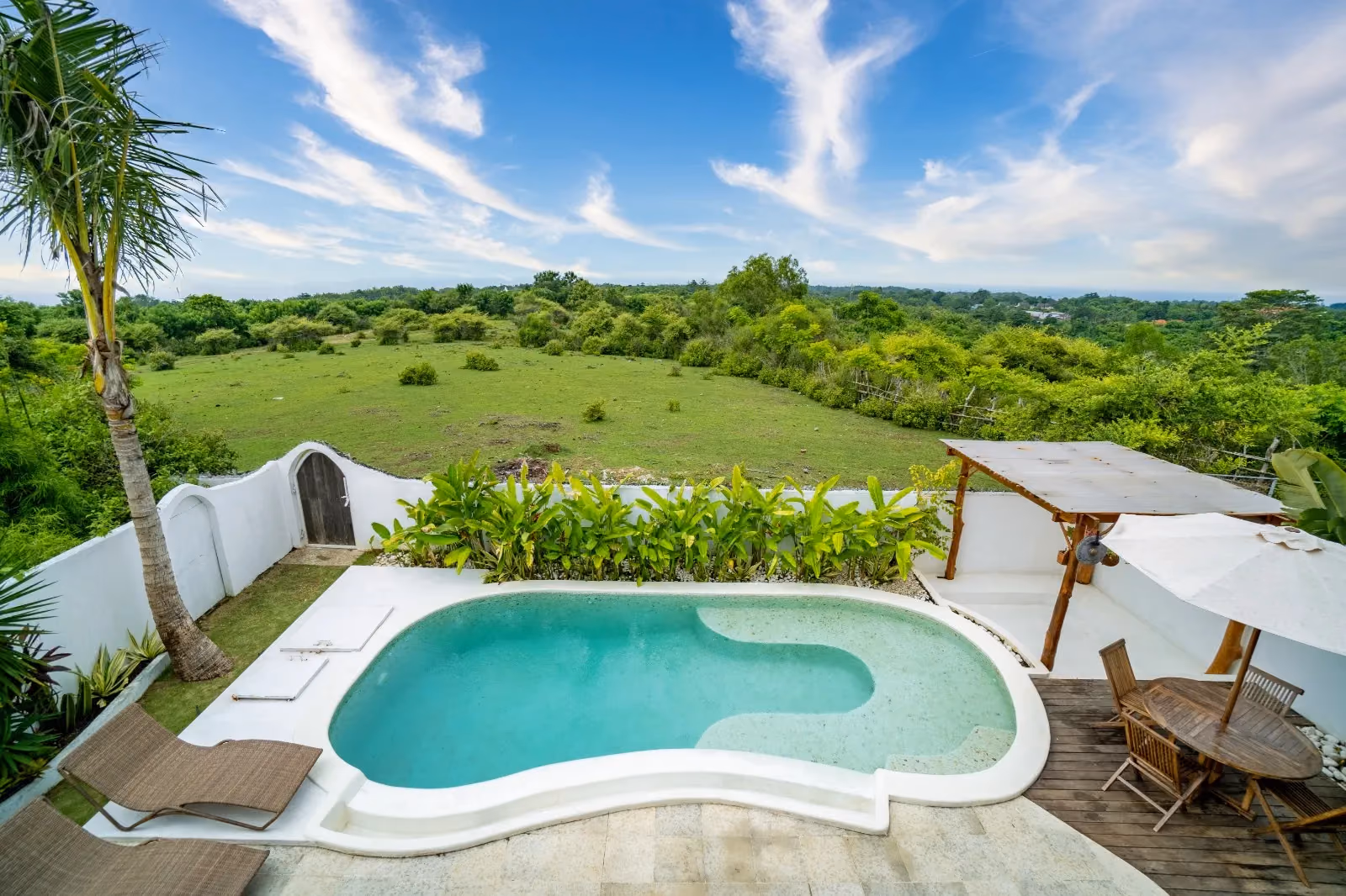 Mediterranean Retreat With Panoramic Ocean Views — photo 1