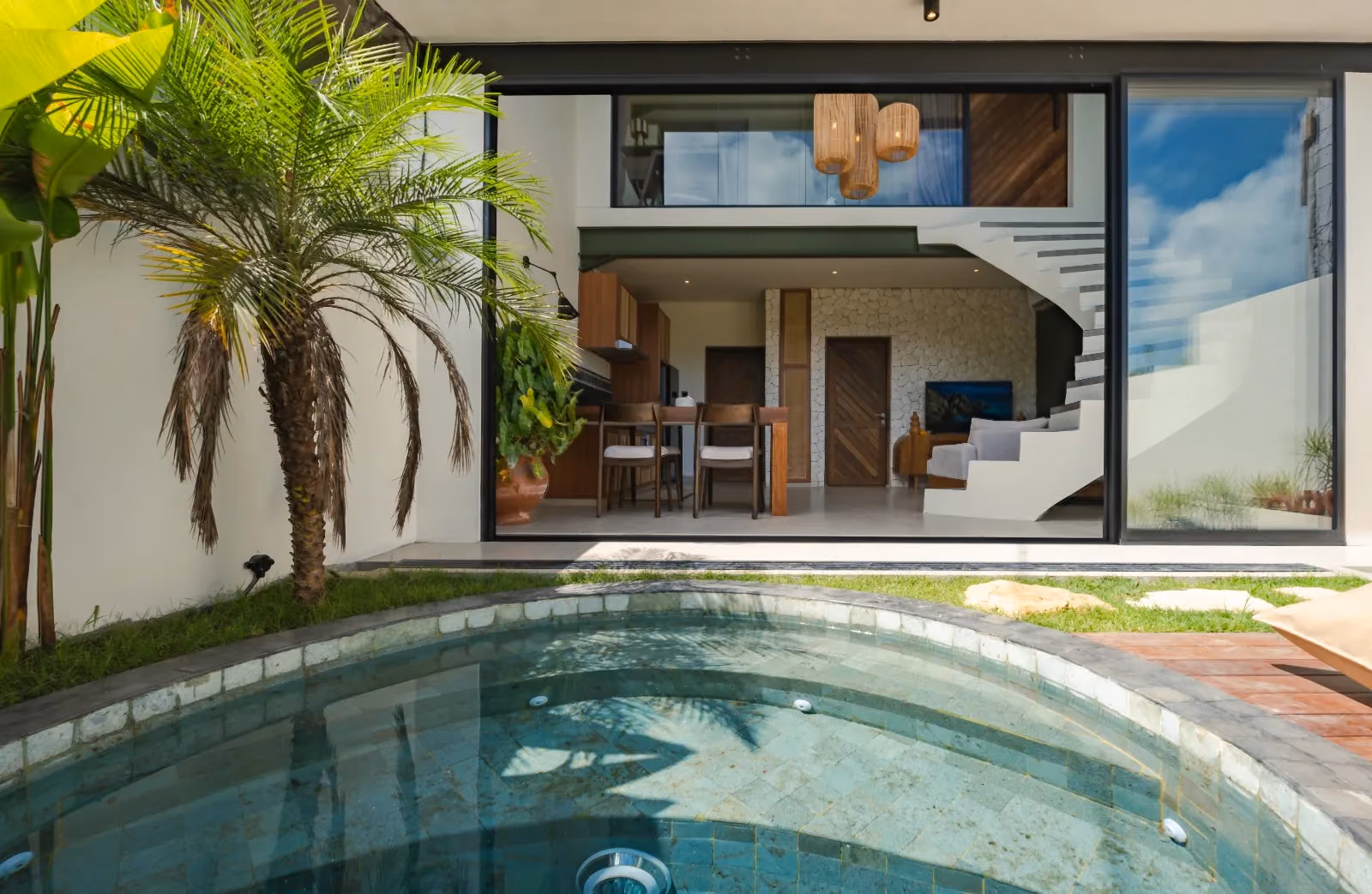 Modern Villa With Ocean And Sunset Views In Uluwatu — photo 1