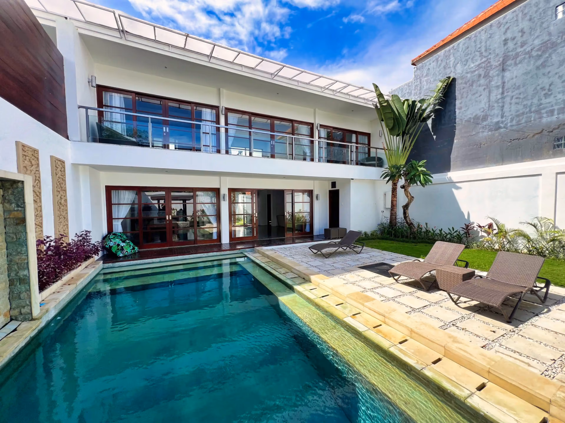 Stylish Seminyak Villa With Modern Amenities — photo 1