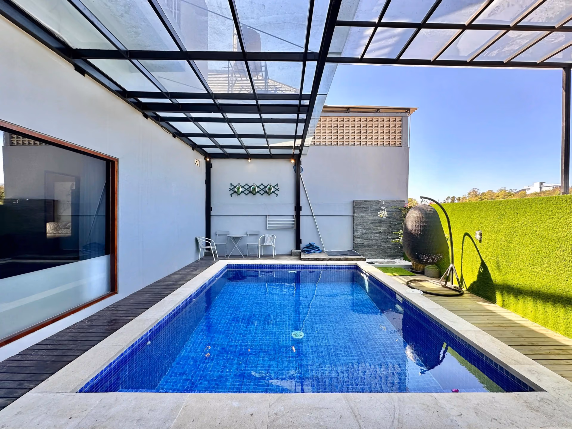 Elegant Two-Story Villa In Jimbaran With Rooftop Views — photo 1