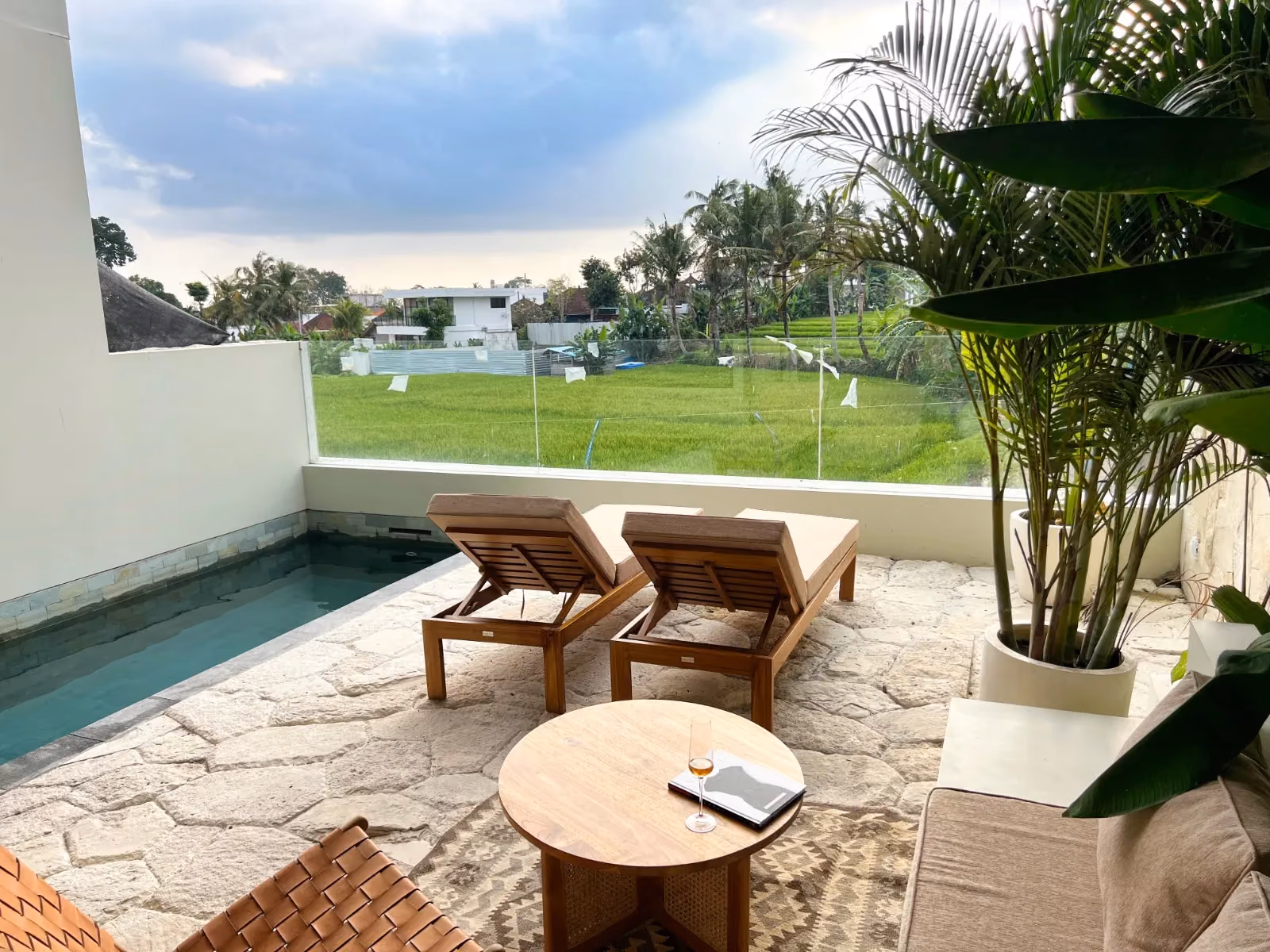 Charming One-Bedroom Villa With Panoramic Views In Tumbak Bayuh — photo 1