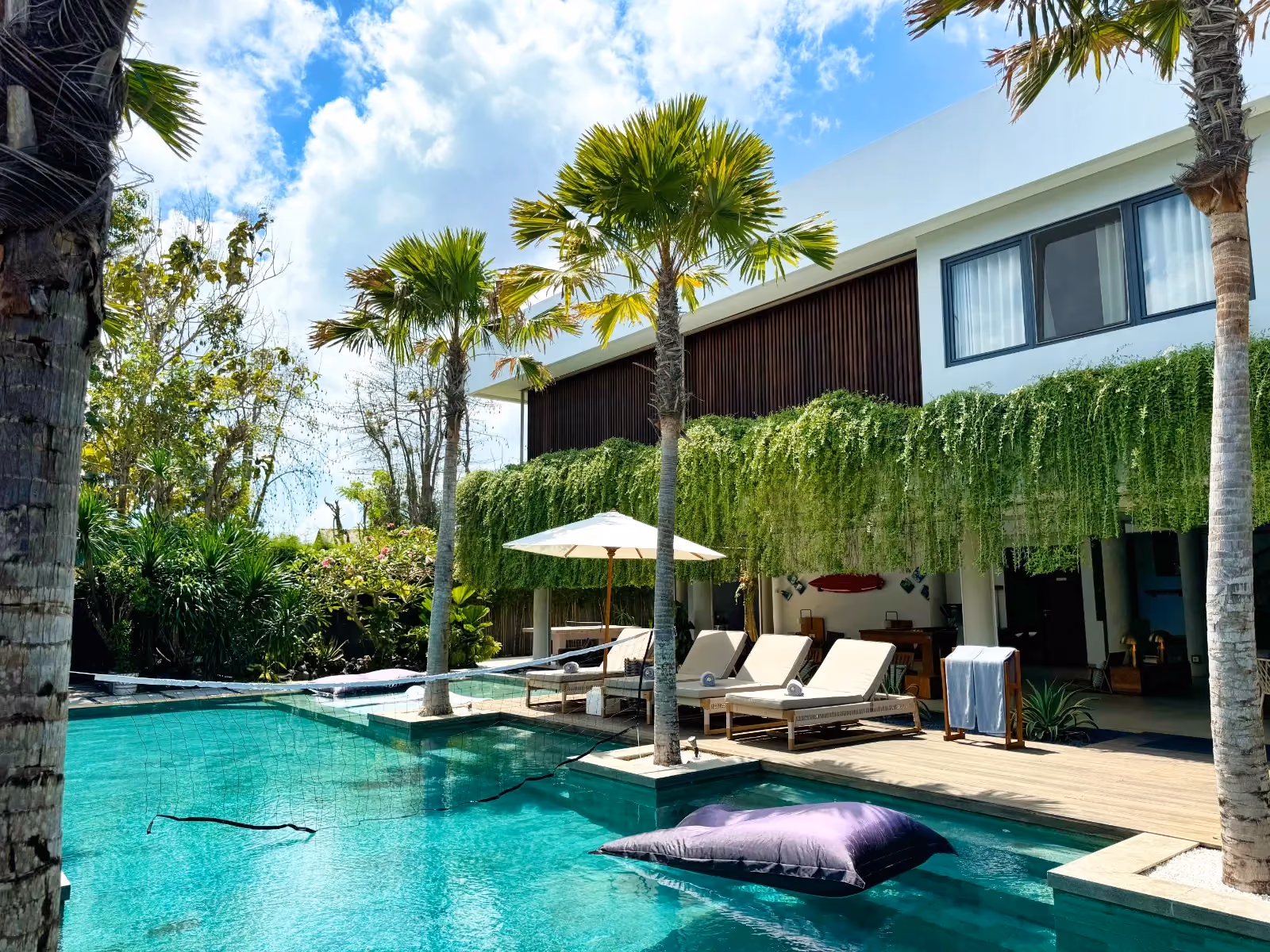 Expansive Coastal Villa With Modern Amenities In Bingin — photo 1
