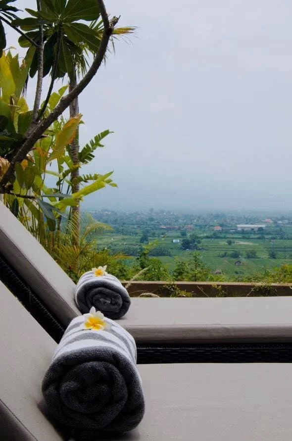 Villa In North Bali With Stunning Sunset Views — photo 1