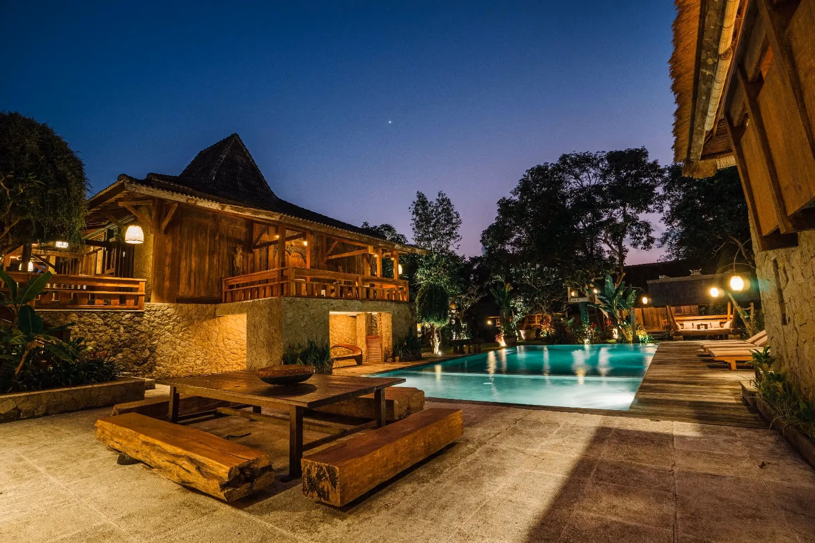 Great Deal!! Enchanting Teak Villa With Endless Potential In Berawa — photo 1