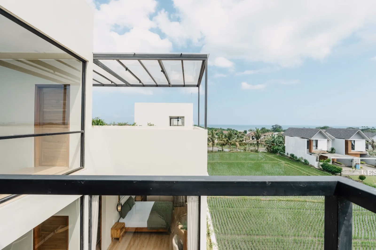 Brand New 3-Bedroom Villa With Ocean View And Beach Access In Kedungu — photo 1