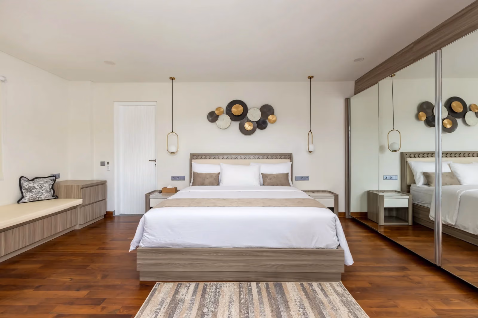 Spacious Villa With Rooftop Bar And Luxurious Amenities In Berawa — photo 1