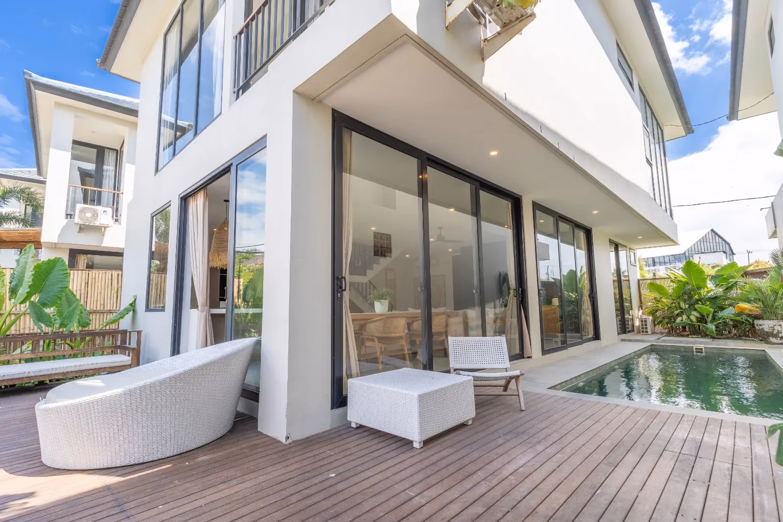 Modern Four-Bedroom Villa In Vibrant Batu Bolong — photo 1