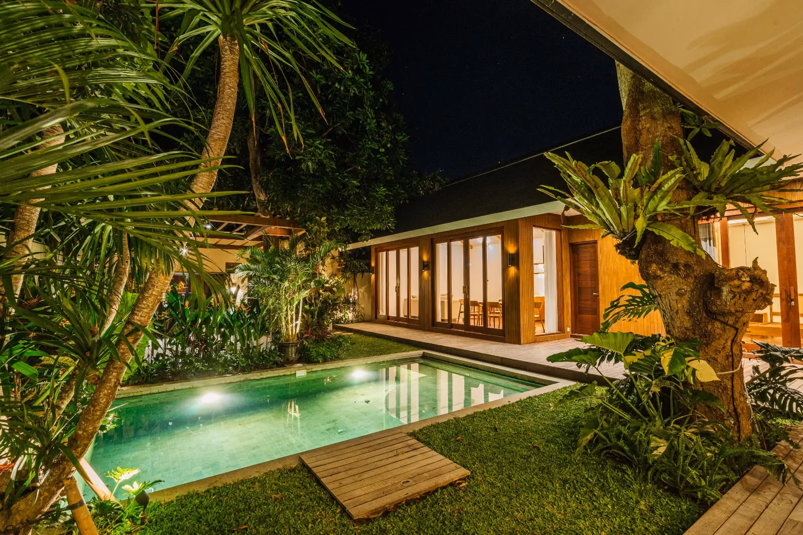 Bright And Comfortable Villa In The Heart Of Sanur — photo 1