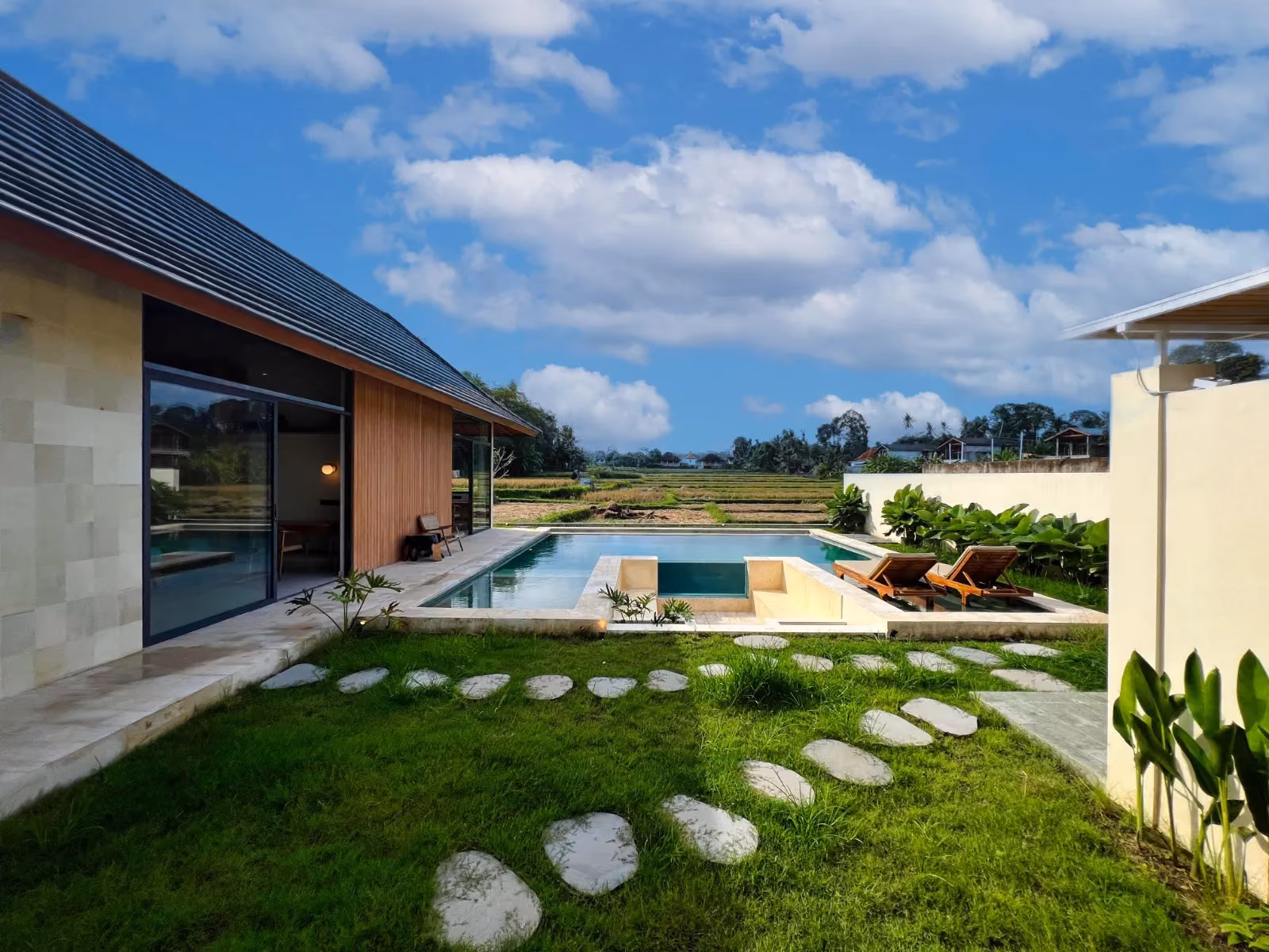 A Rare Ubud Villa With Rice Field Views And Strong Investment Potential — photo 1