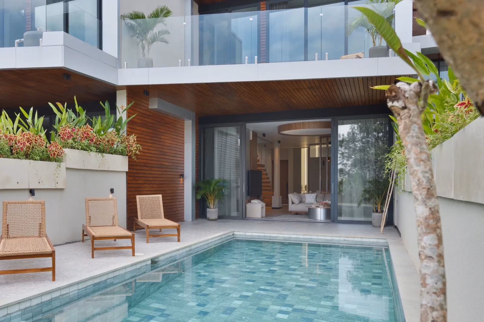 A Front-Row Balangan Life With The Ocean In Your Jacuzzi View — photo 1