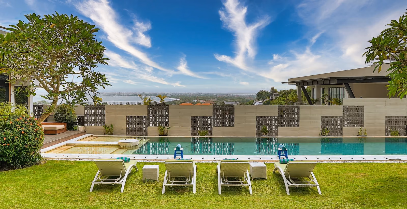 Oceanfront Villa In Jimbaran With Tropical Garden And Rooftop Terrace — photo 1