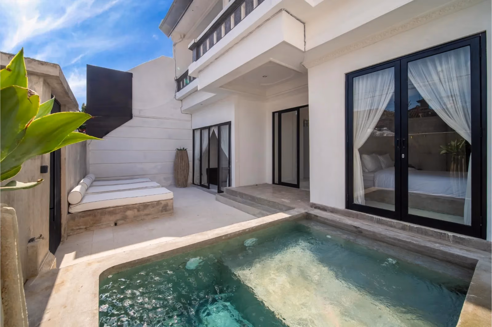 Spacious 4-Bedroom Villa In Berawa With Easy Access To Top Destinations — photo 1