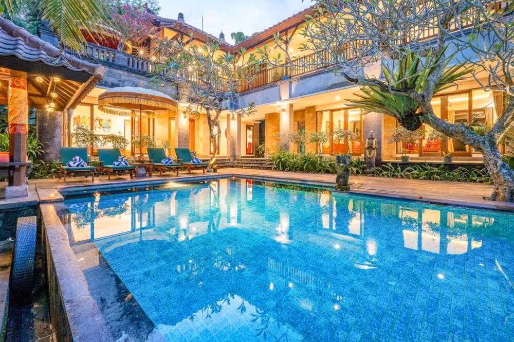 Luxurious Balinese Palace-Inspired Villa In Nyanyi, Tabanan — photo 1