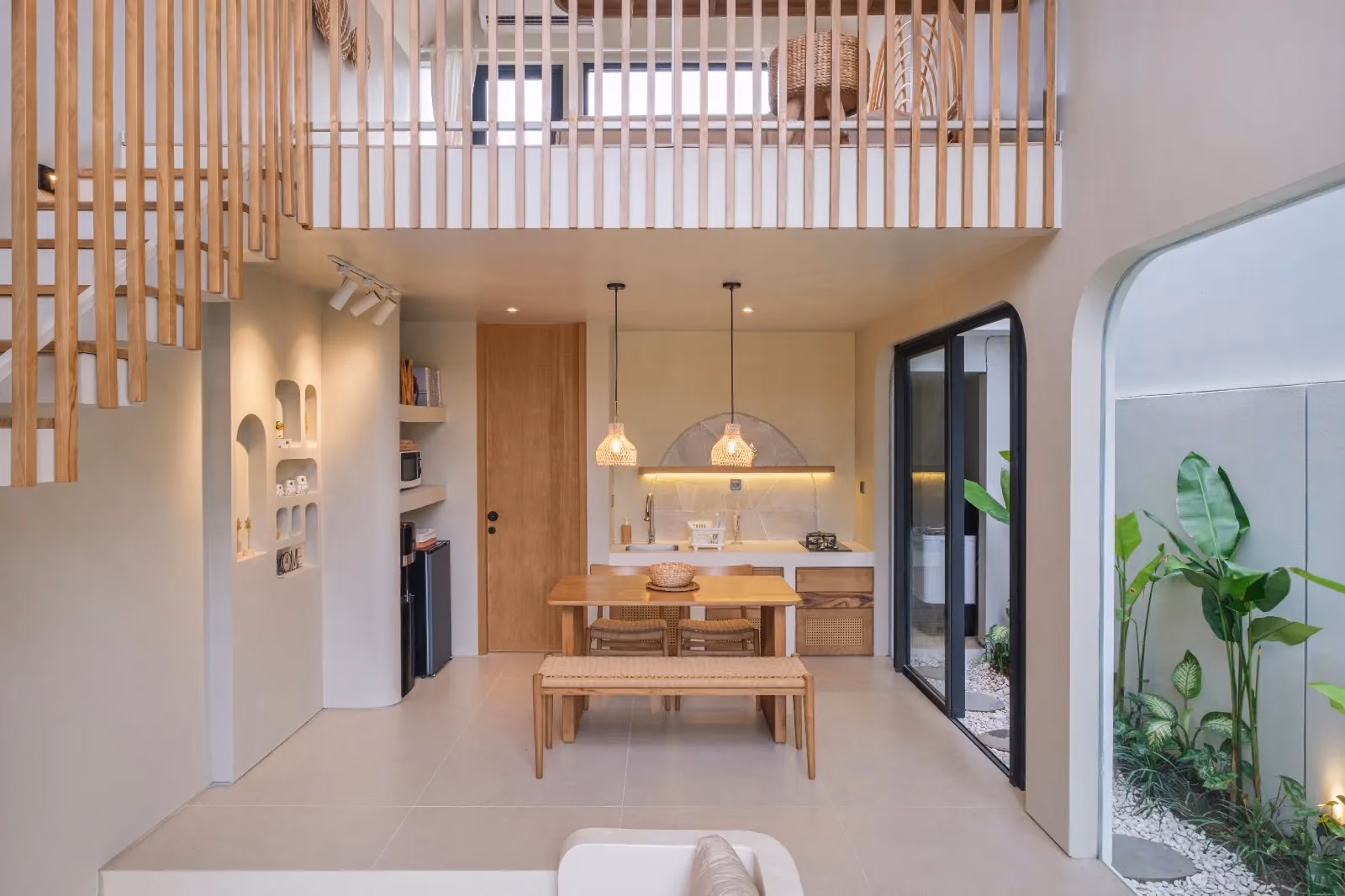 Contemporary 2-Storey Studio Villa With Ocean Views And Jacuzzi — photo 1