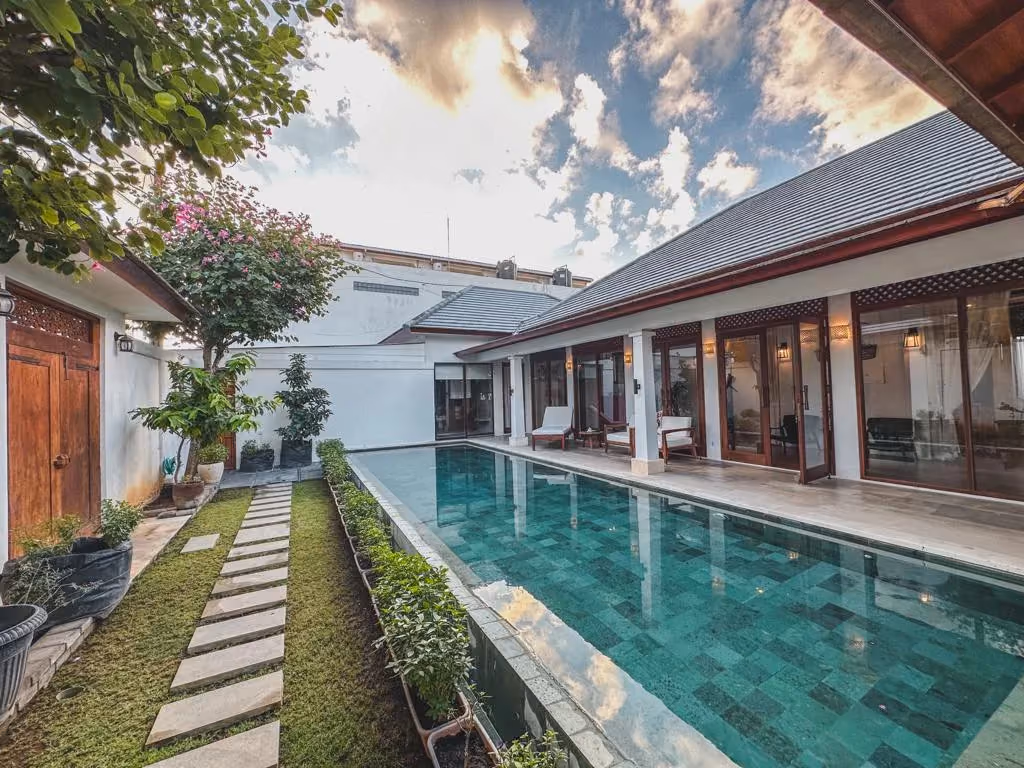 Villa For Lease In Berawa - Prime Location Close To The Beach — photo 1