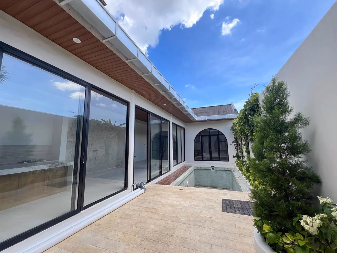 Newly Built Villa For Lease In Prime Jimbaran Location — photo 1
