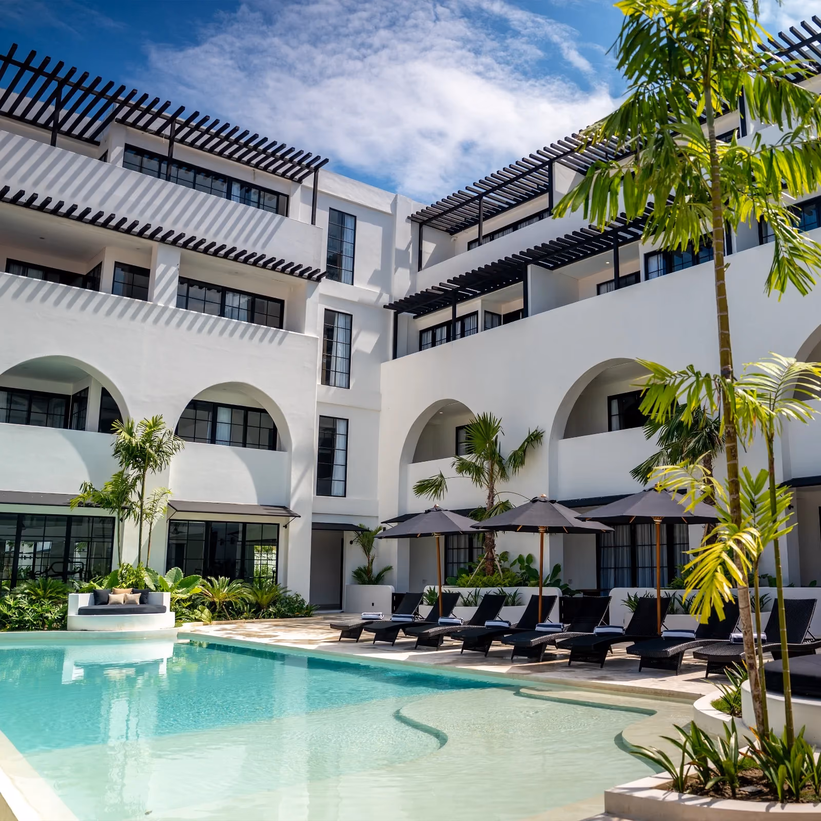 Stylish Apartment In The Heart Of Berawa, Steps From The Ocean — photo 1