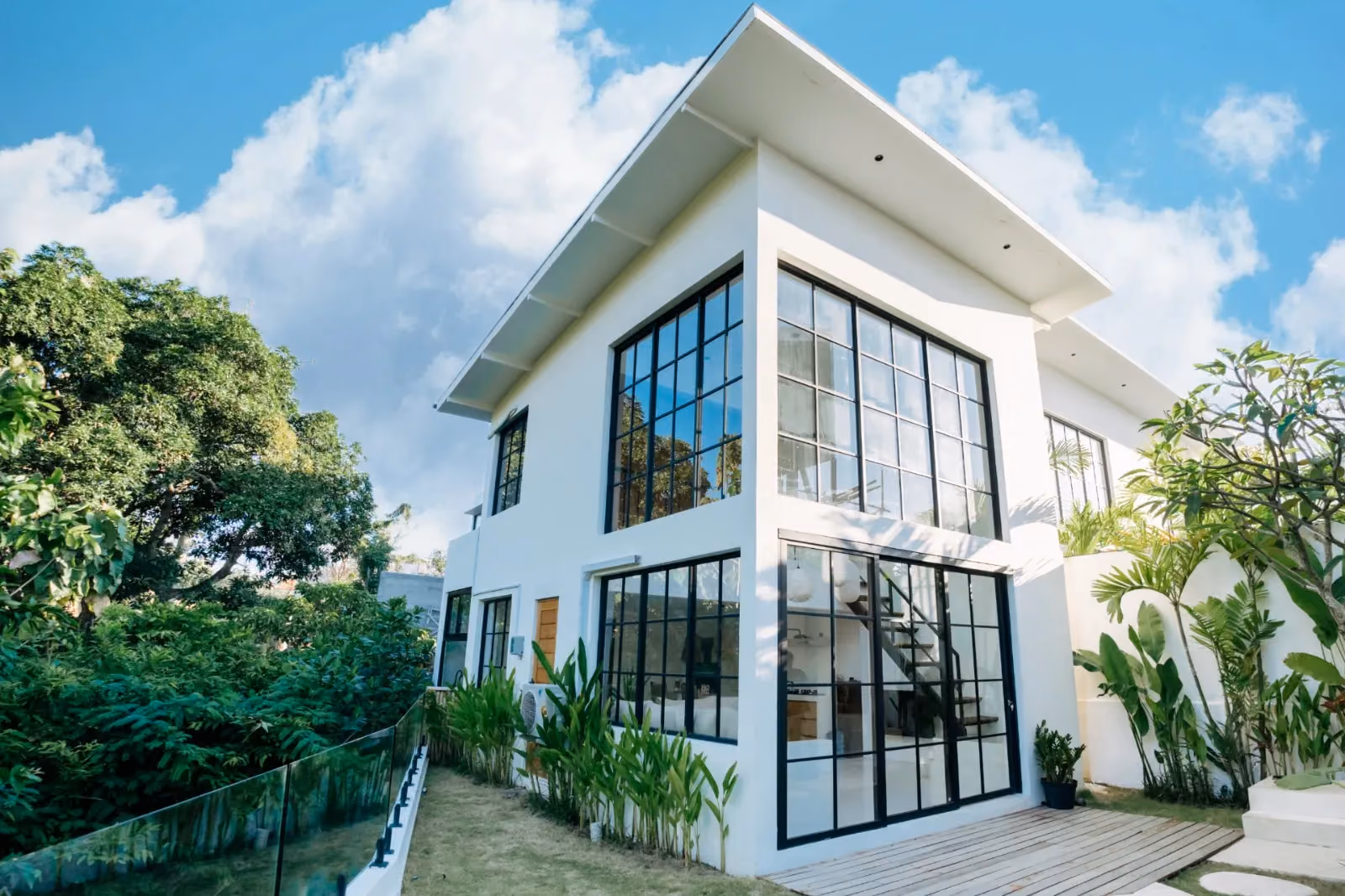 Tropical Villa With Serene Ambiance In Balangan, Bukit — photo 1