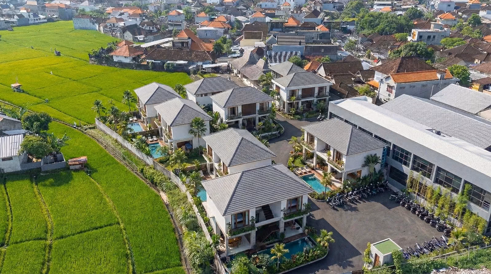 Ideal Family Living In Denpasar With Private Pool — photo 1