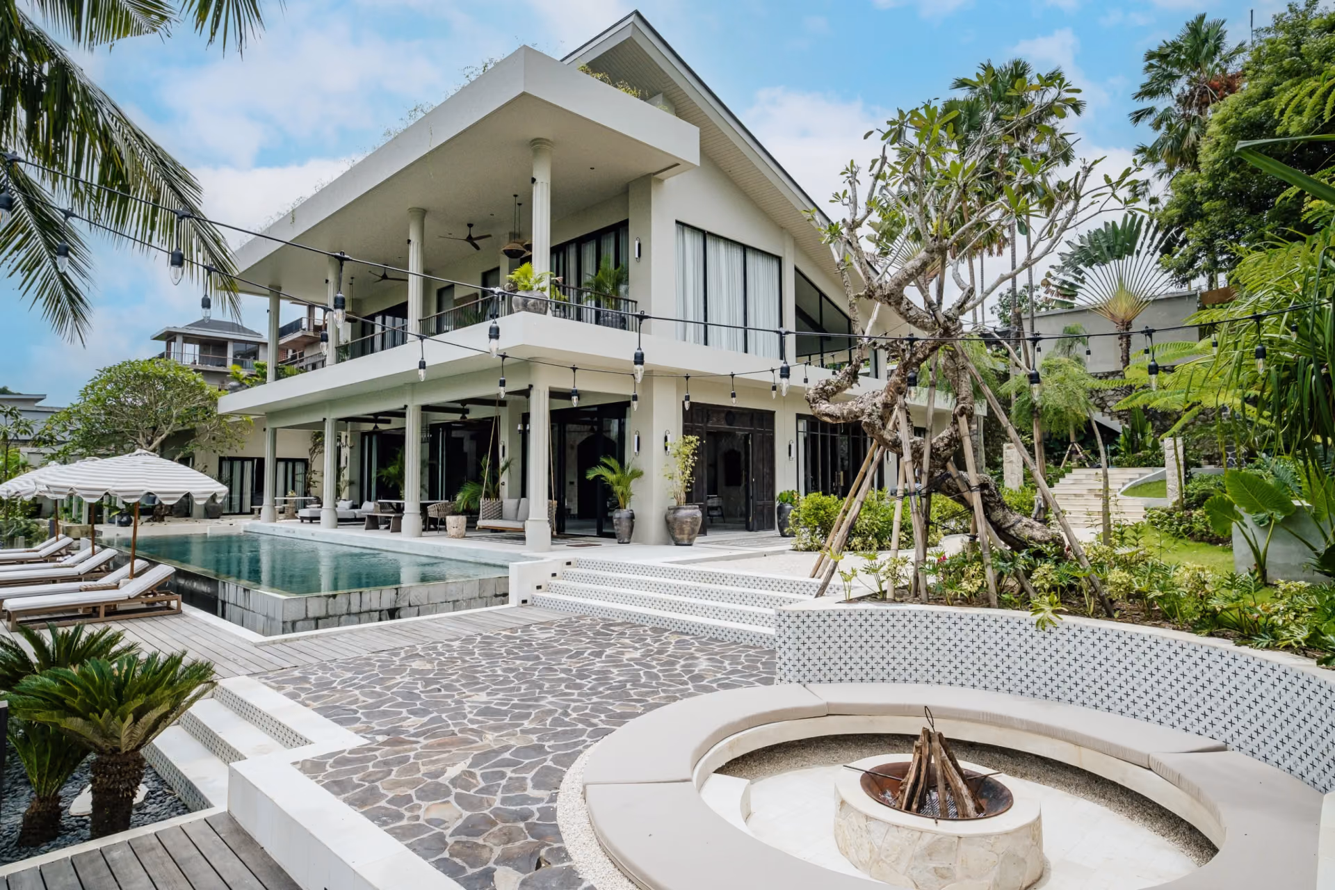 Serene Six-Bedroom Villa Overlooking River And Valley In Ubud — photo 1