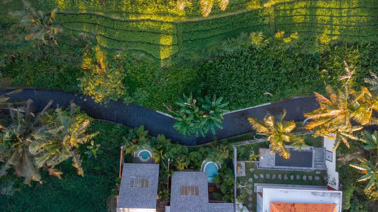 Charming Riverside Stay Nestled In Ubud’S Greenery — photo 1