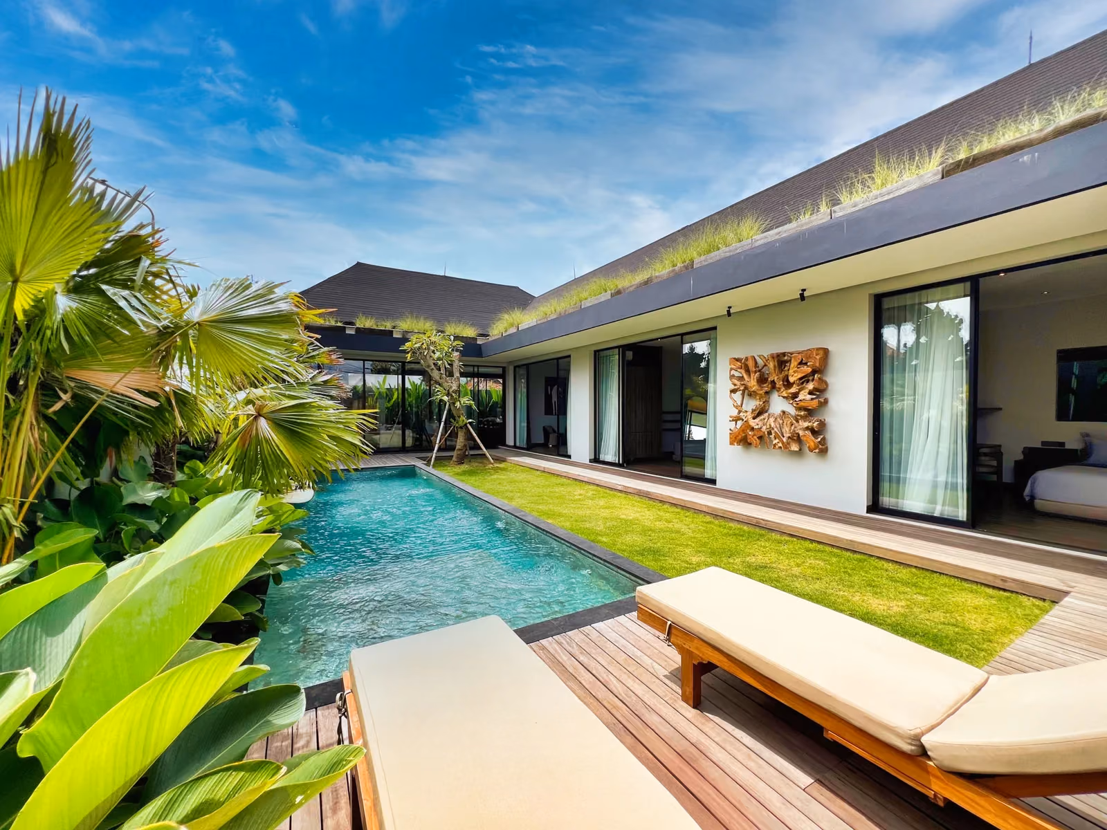 Newly Built Three-Bedroom Villa In Padang Linjong With Freehold Title — photo 1