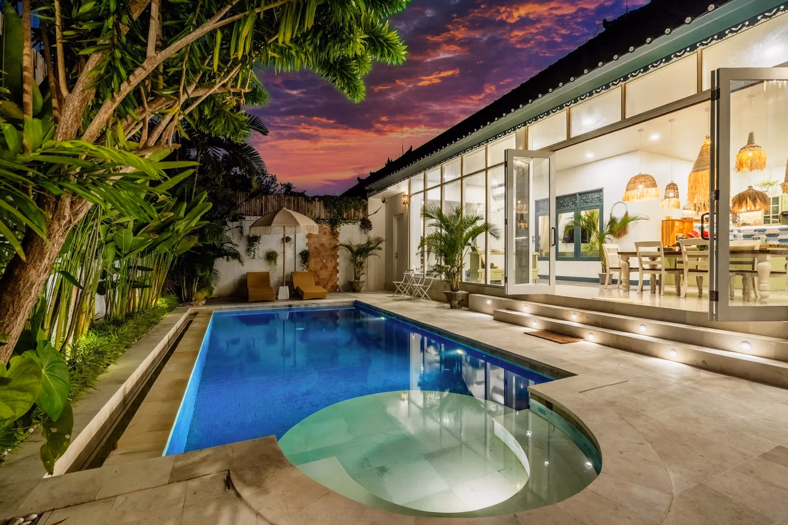 Hidden Gem With Tropical Ambiance And Poolside Comfort — photo 1