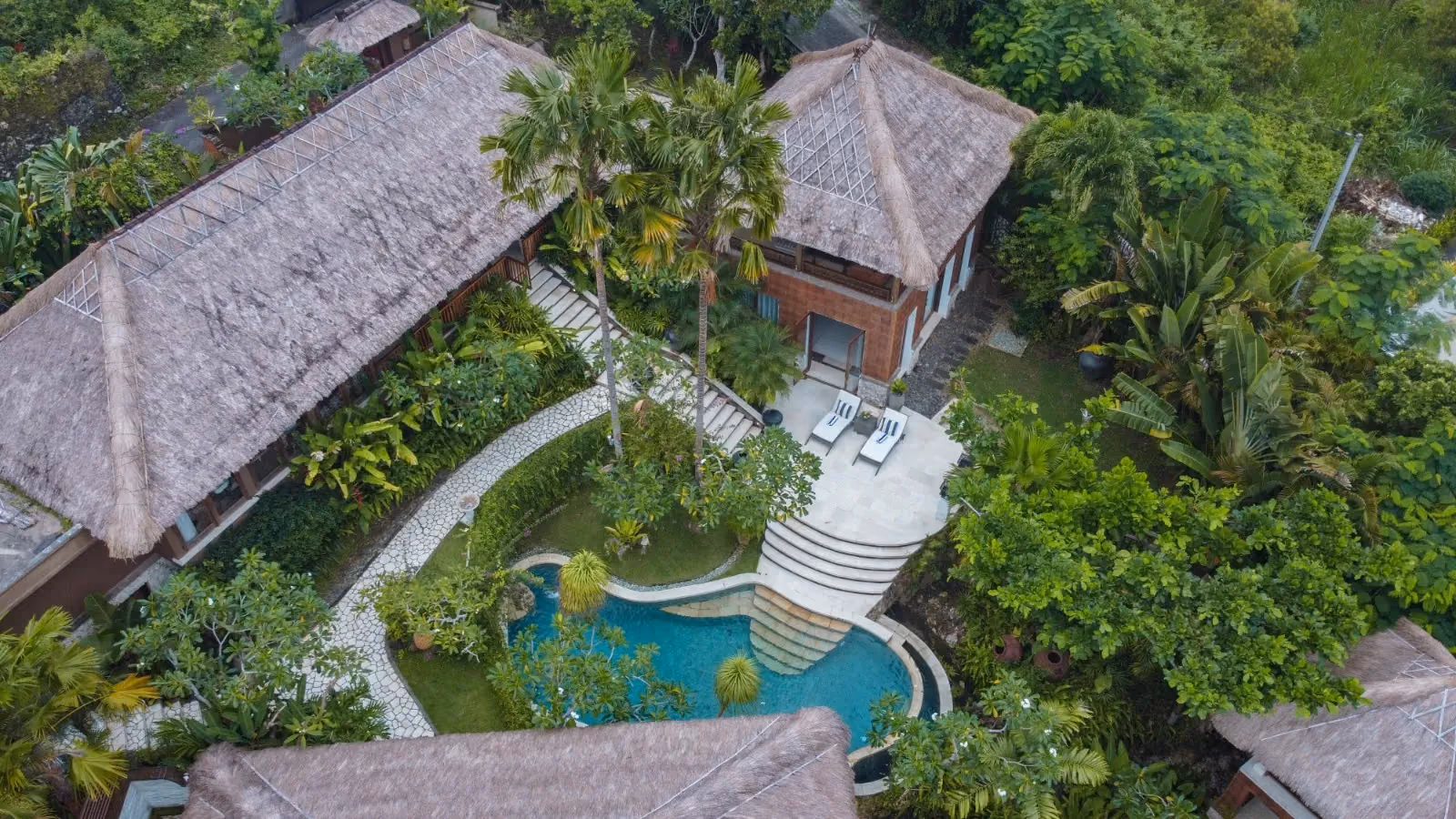 Jimbaran Signature Estate – Expansive Villa With Tropical Grounds — photo 1