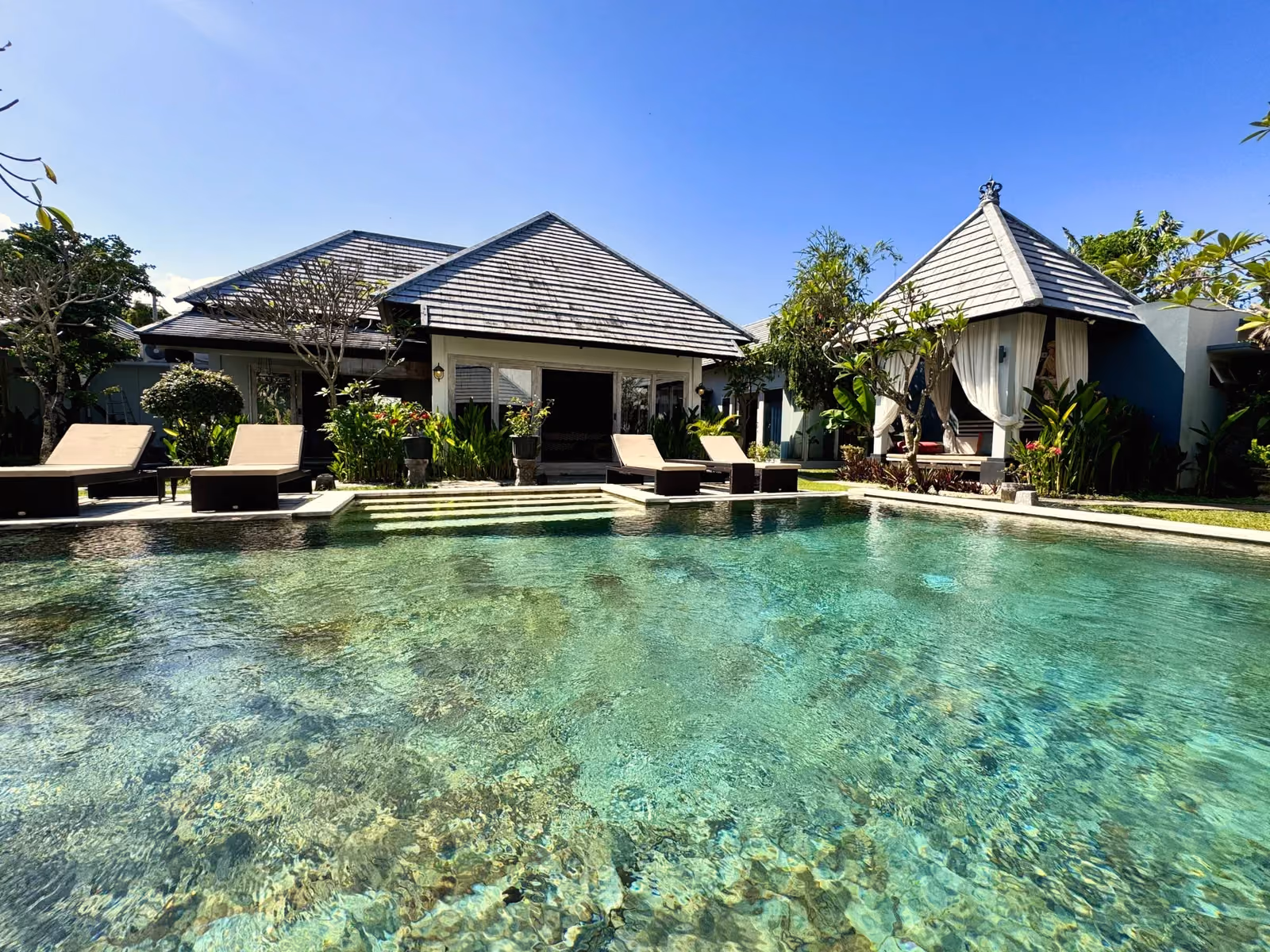 Seaside Villa With Lush Surroundings And Inviting Features In Sanur — photo 1