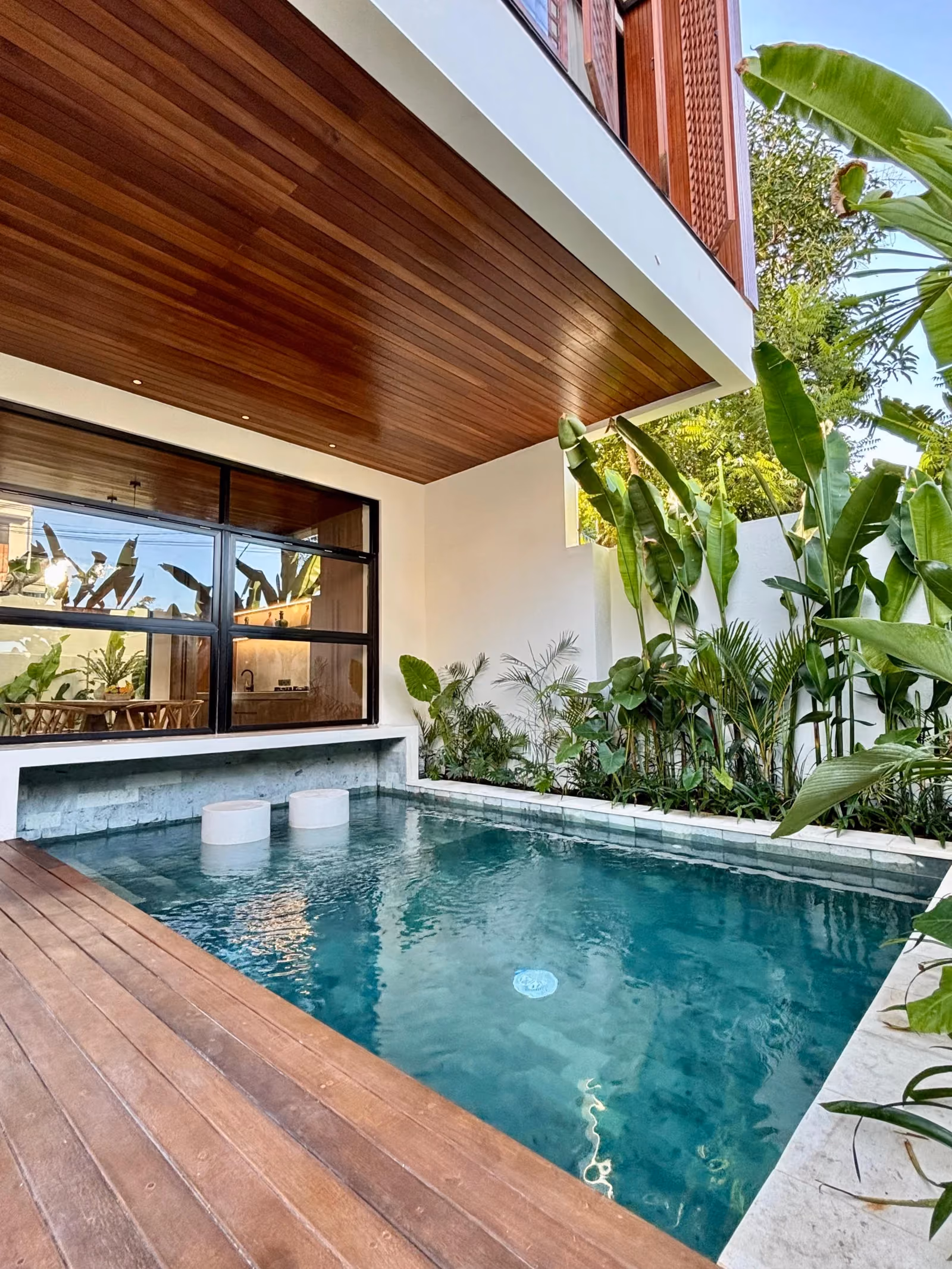 Refined Turn-Key 2Br Villa In Sought After Beachside Pererenan — photo 1