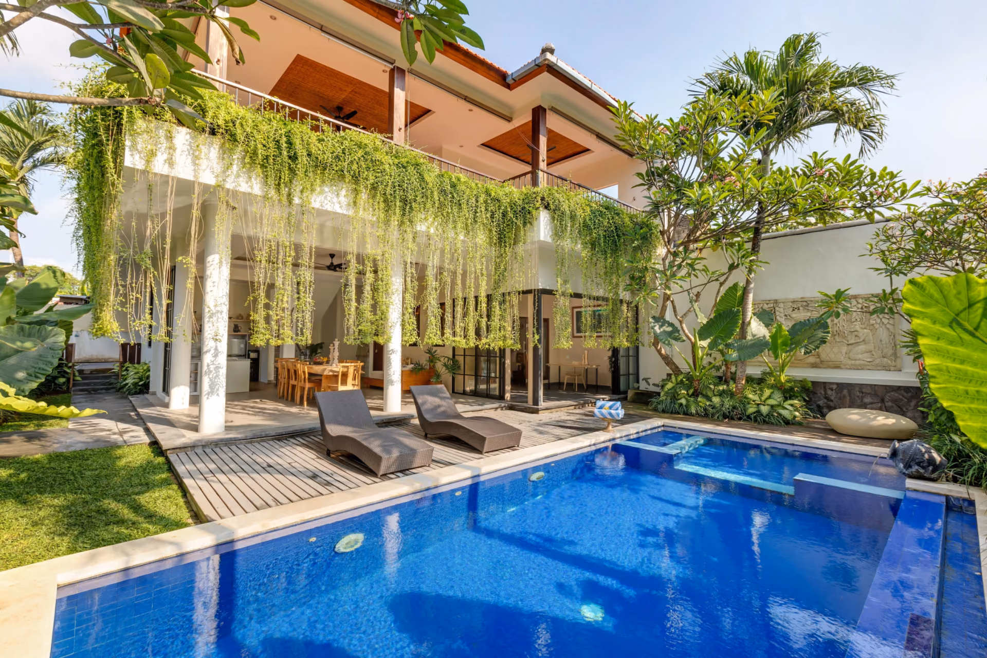 A Peaceful Retreat With Rice Field View In The Heart Of Berawa — photo 1