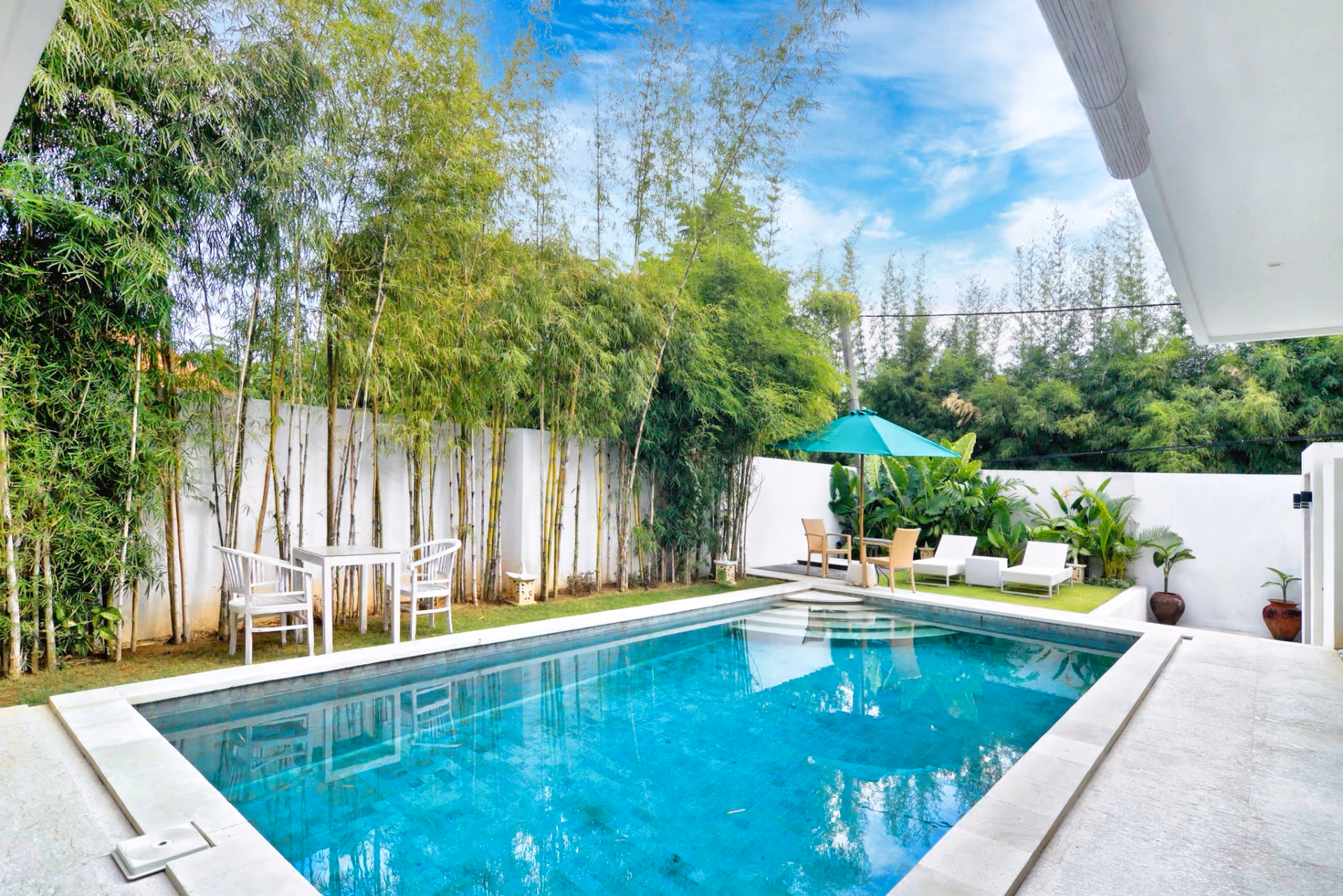Leasehold Villa In Bumbak With Walking Access To Cafes And Dining — photo 1