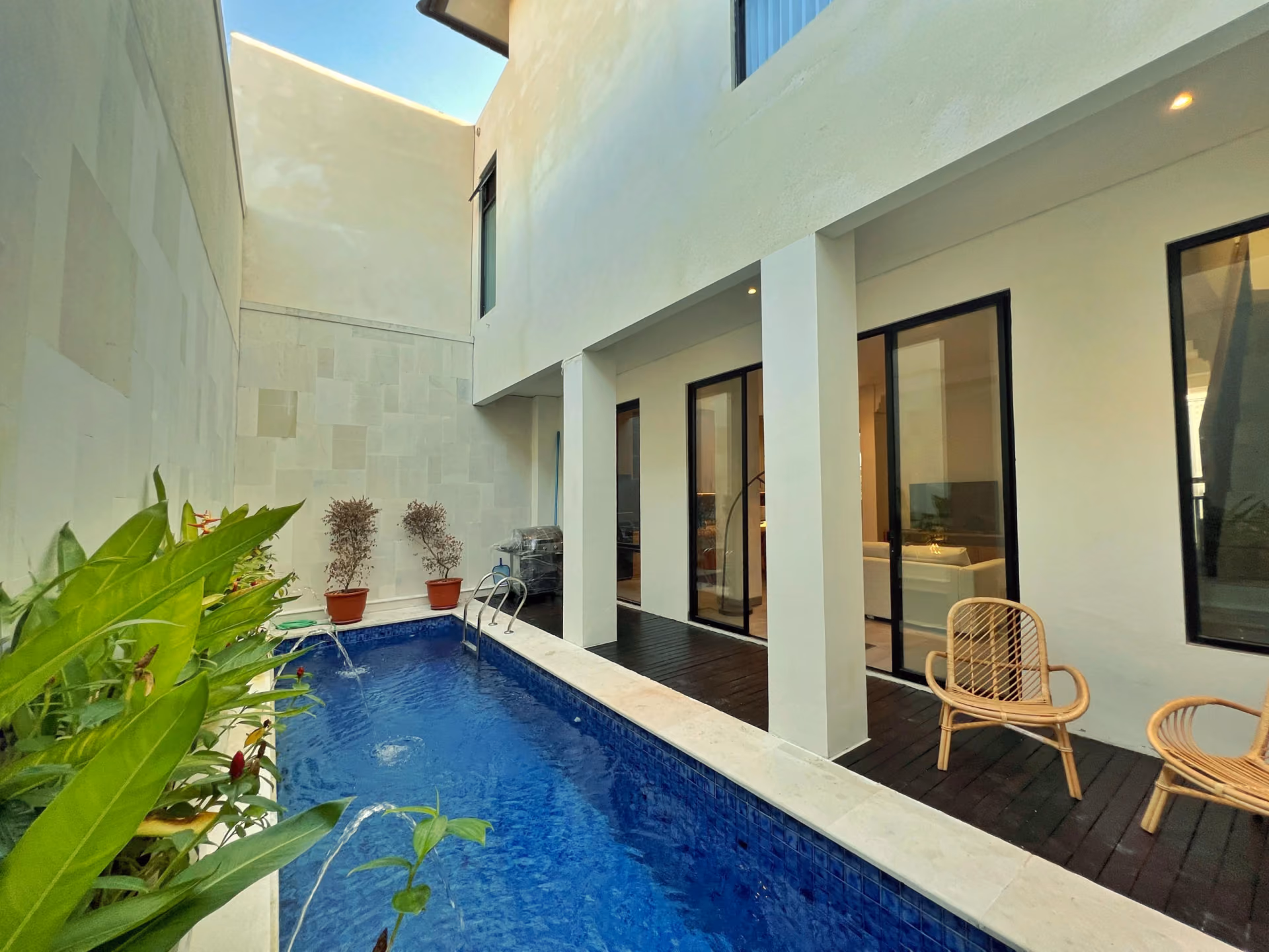 Freehold Villa Offering Three Bedrooms In Kerobokan — photo 1